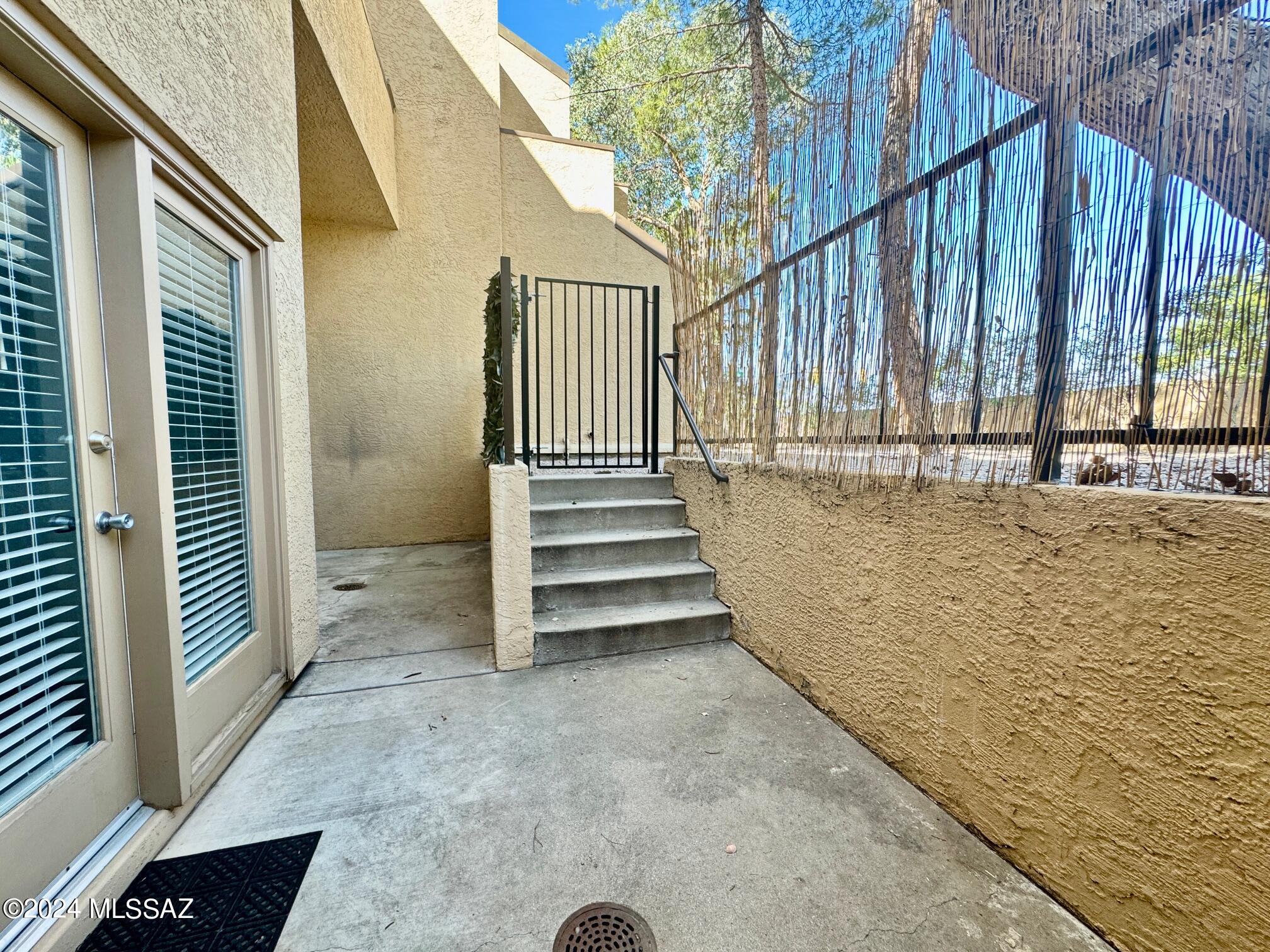 Coronado Place Condominiums II (Units 37-158) - Residential Lease