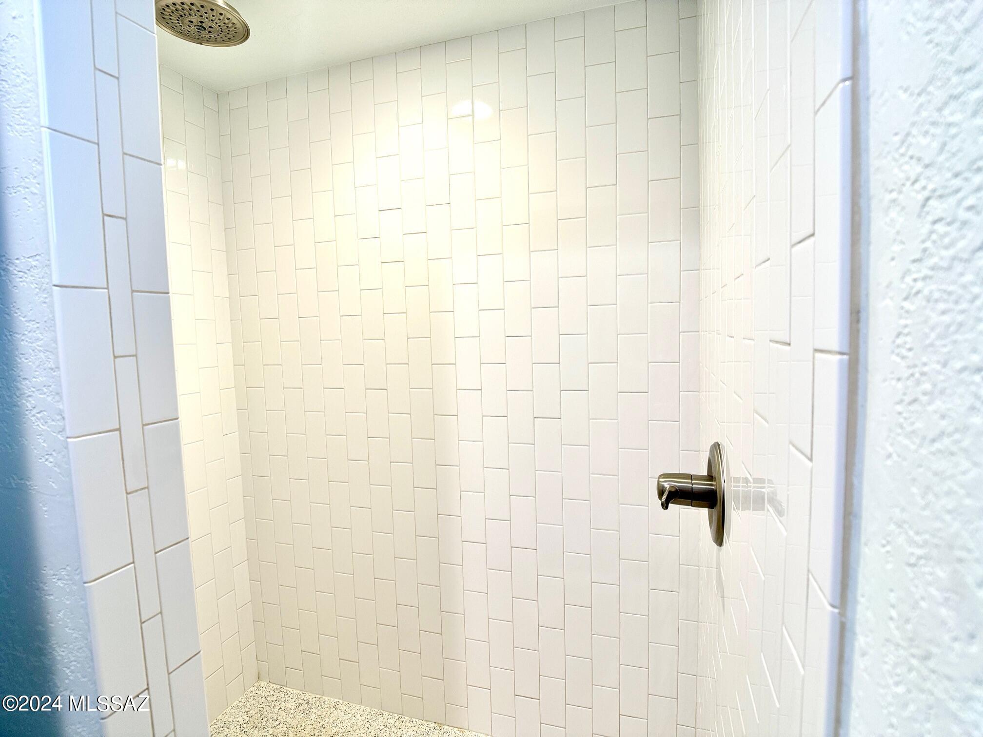 Coronado Place Condominiums II (Units 37-158) - Residential Lease