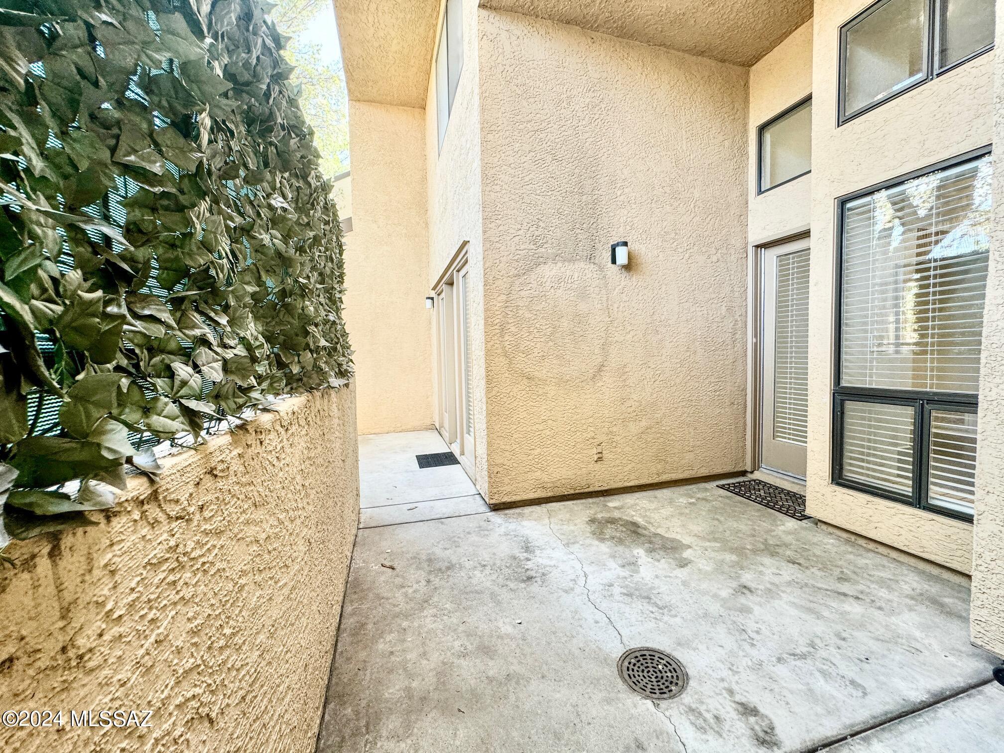 Coronado Place Condominiums II (Units 37-158) - Residential Lease