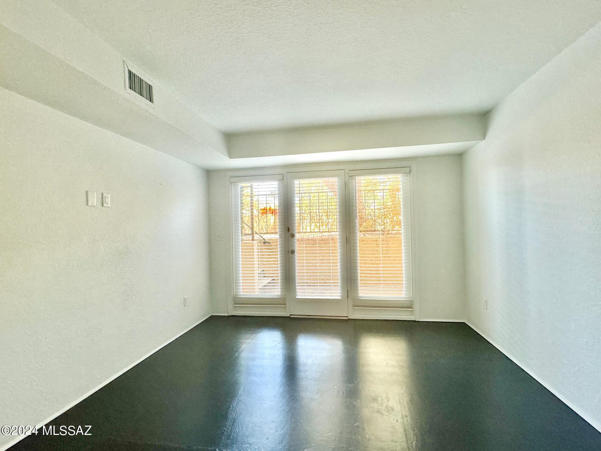 Coronado Place Condominiums II (Units 37-158) - Residential Lease