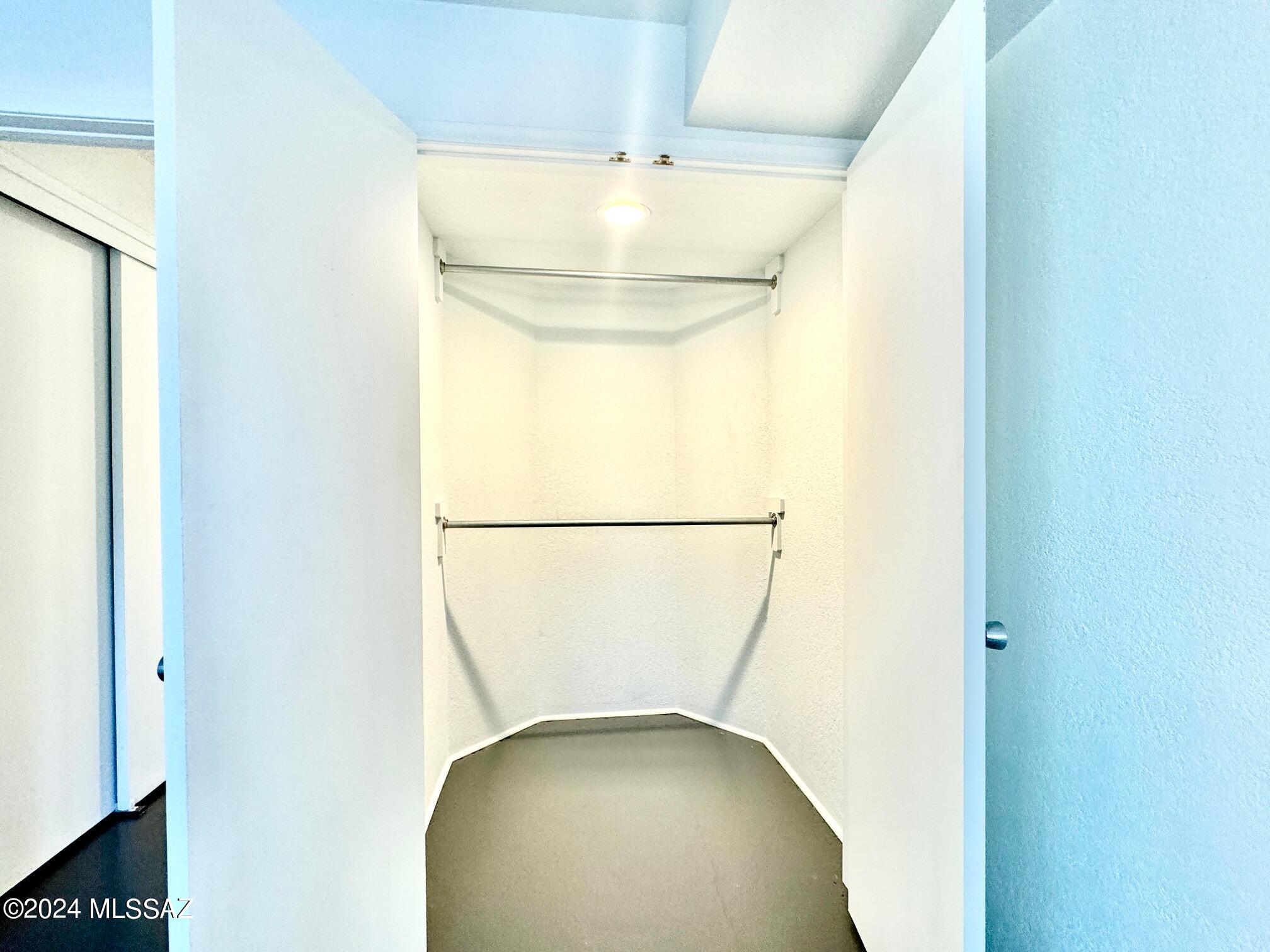 Coronado Place Condominiums II (Units 37-158) - Residential Lease
