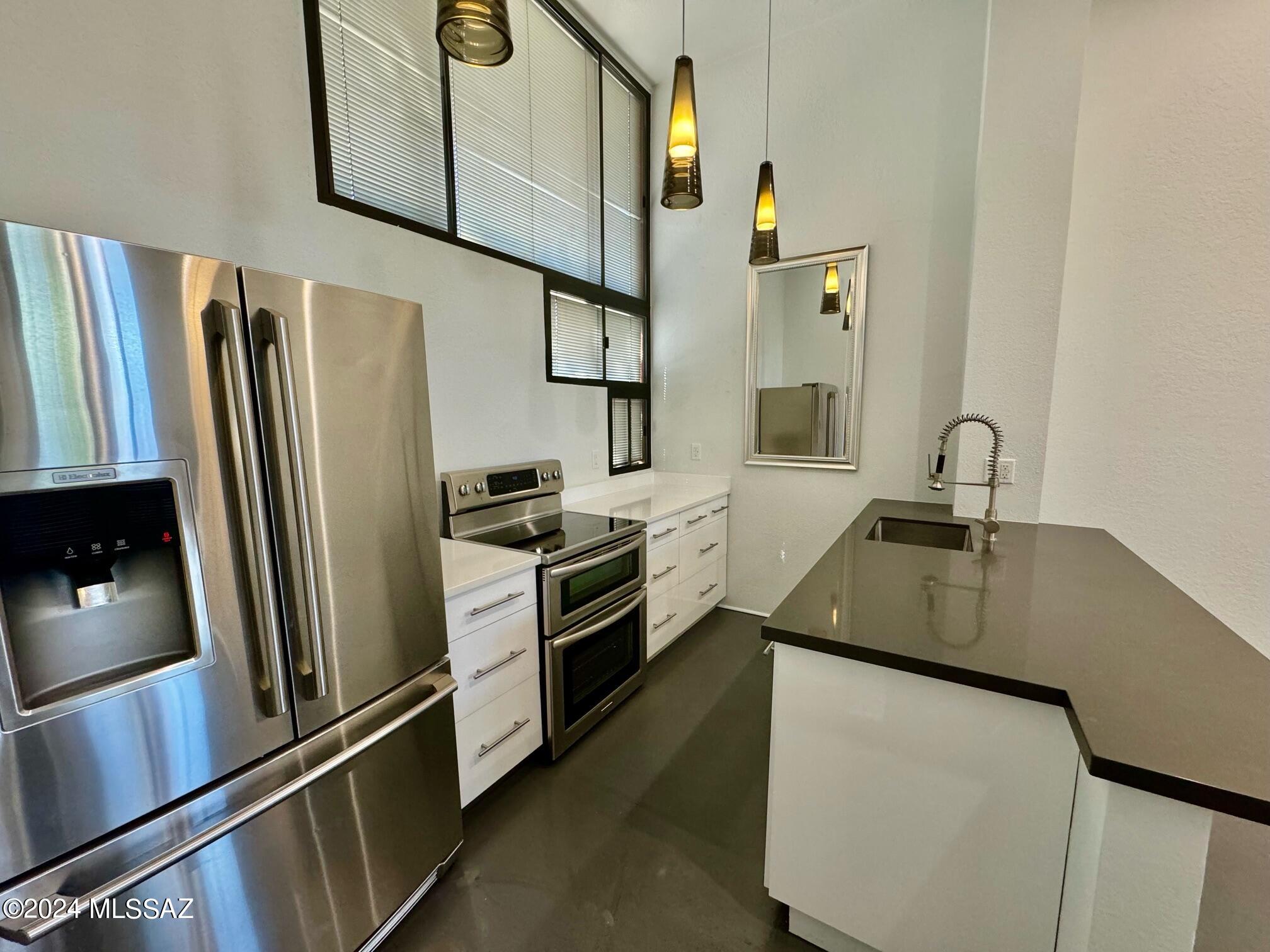 Coronado Place Condominiums II (Units 37-158) - Residential Lease