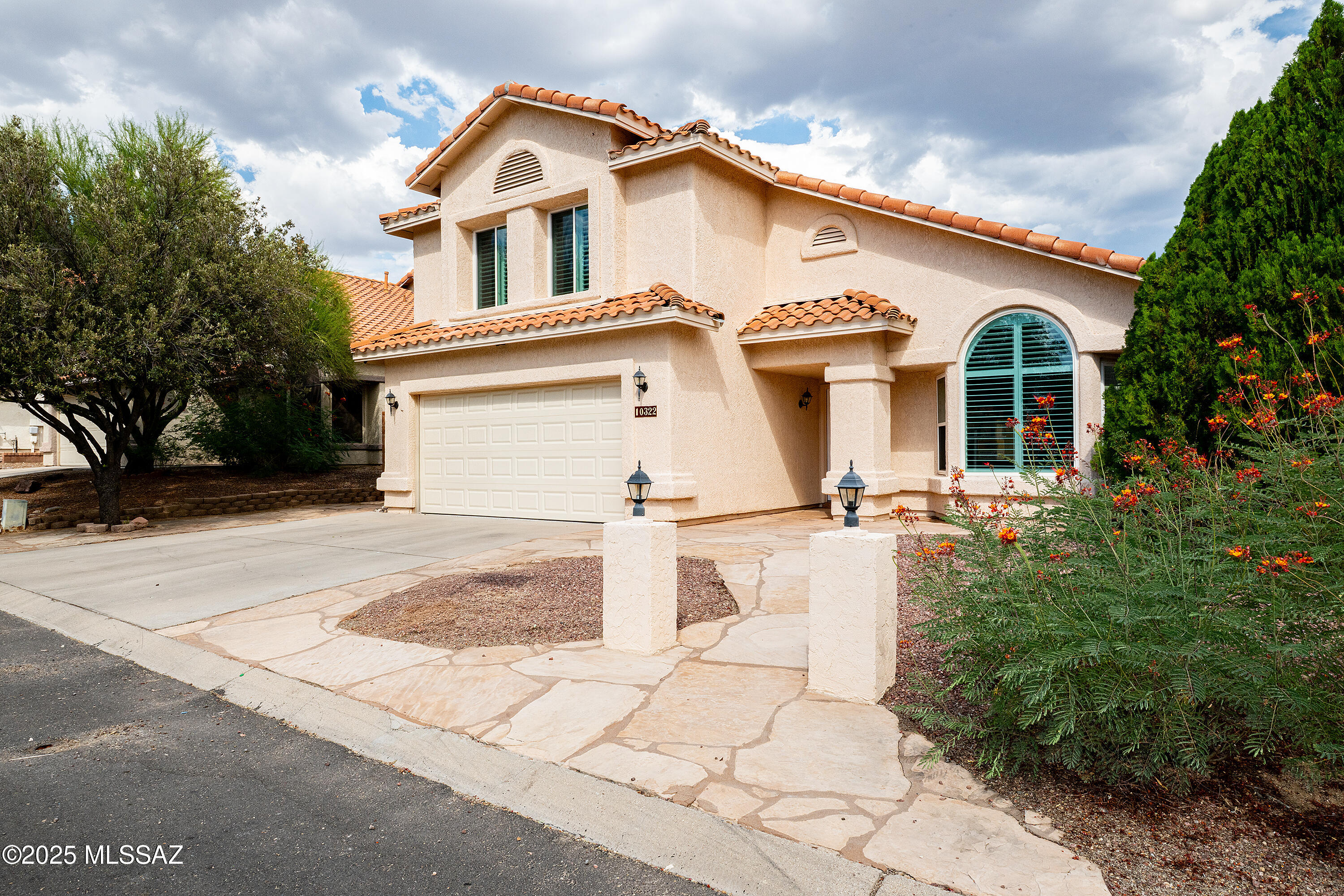 Villages Of La Canada (The) - Residential