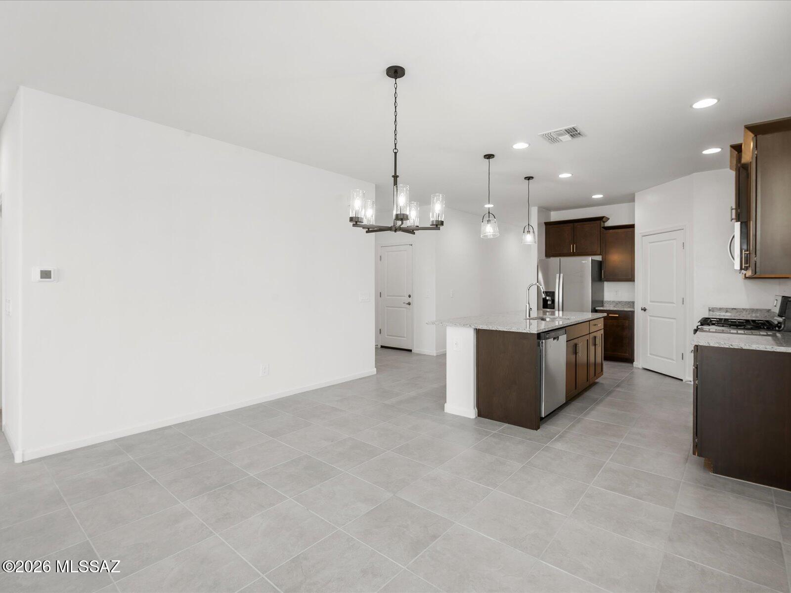 Entranda Del Toro - Residential