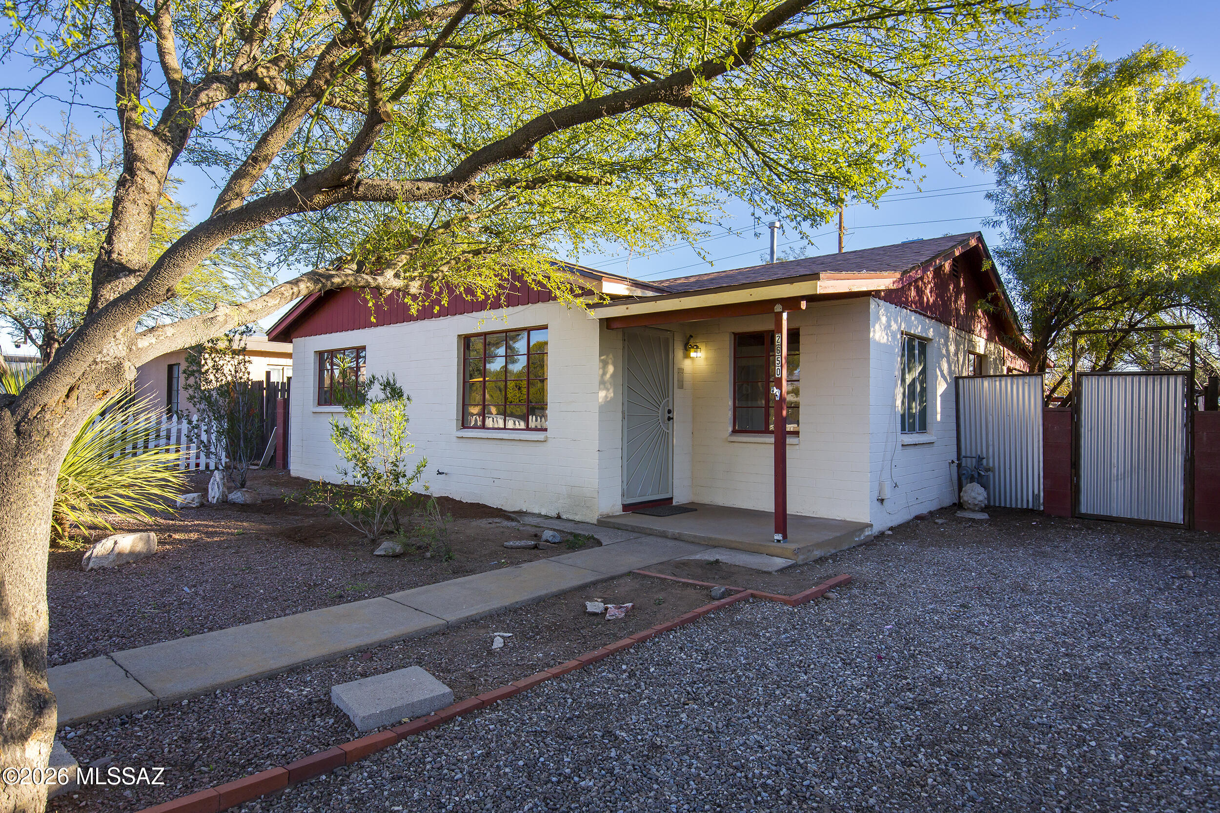 Country Club Manor - Residential