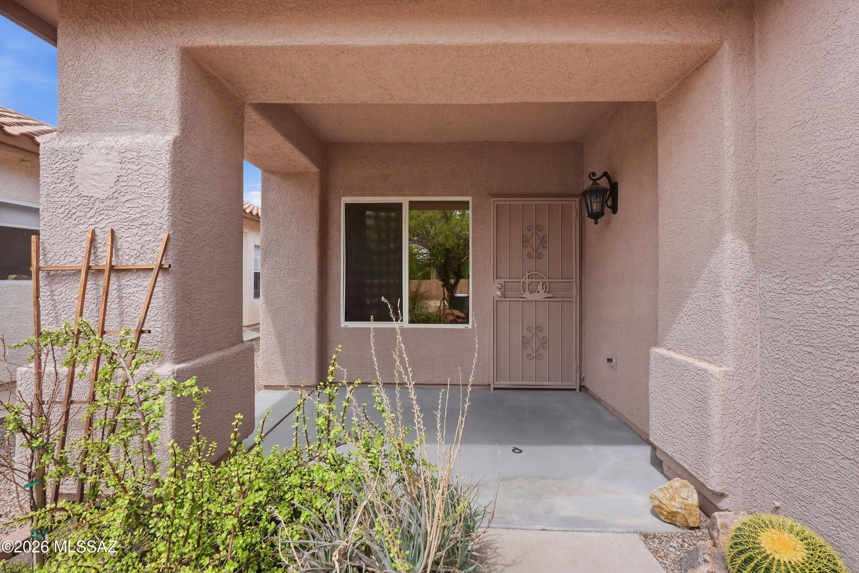 Welcome to this charming 3-bedroom, 2-bath home in the highly desirable Continental Ranch community. Featuring a fresh interior paint job, this home offers a clean, move-in-ready feel perfect for first-time homebuyers. Enjoy a functional layout, comfortable living spaces, and a location in a well-established, quiet neighborhood close to parks, schools, and everyday conveniences. A great opportunity to own in one of Tucson's most sought-after areas!
