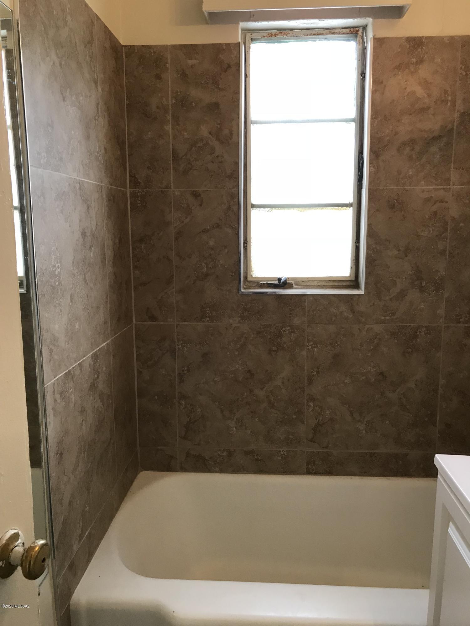 Unsubdivided - Residential Lease
