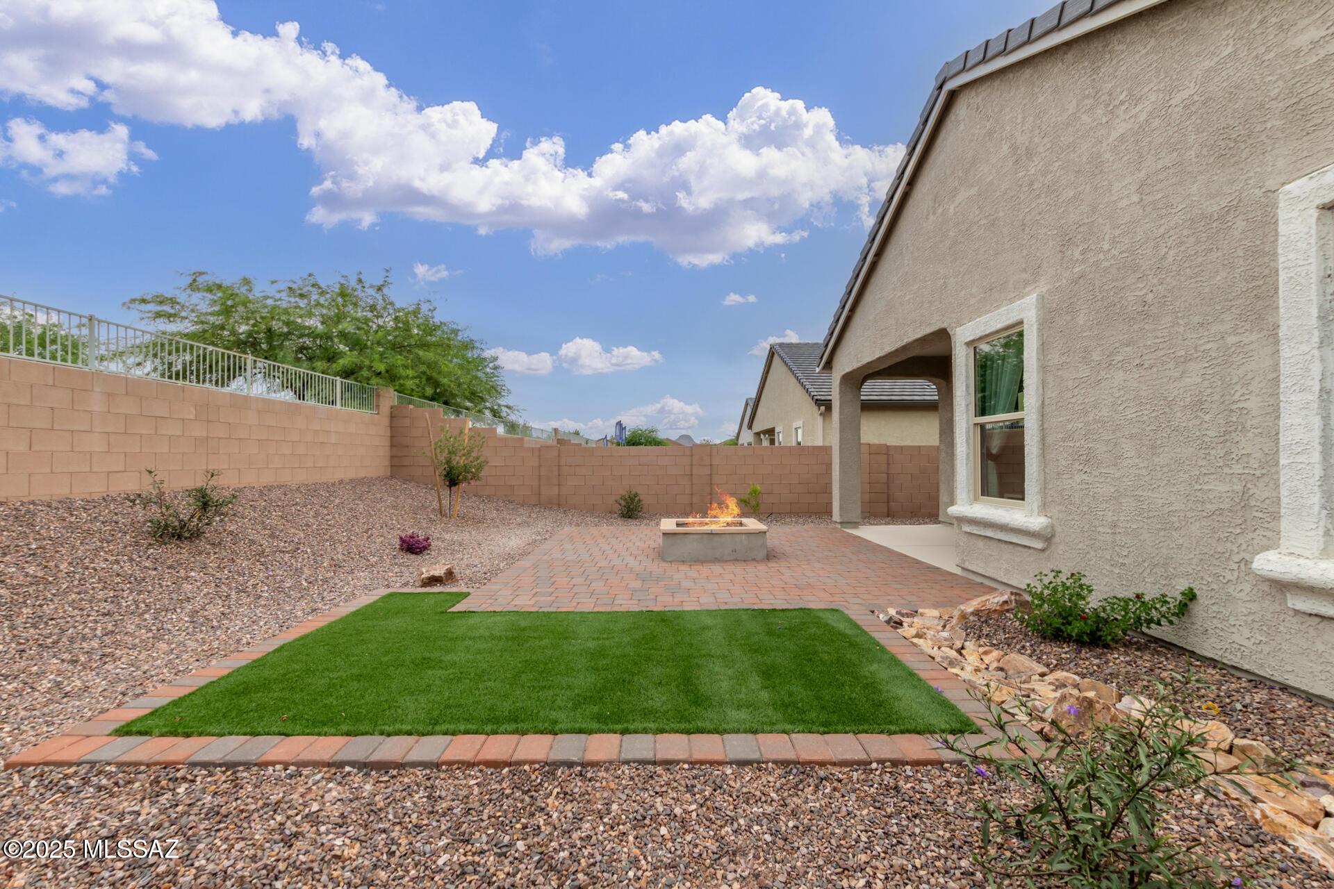 Saguaro Bloom SQ20180540069 - Residential