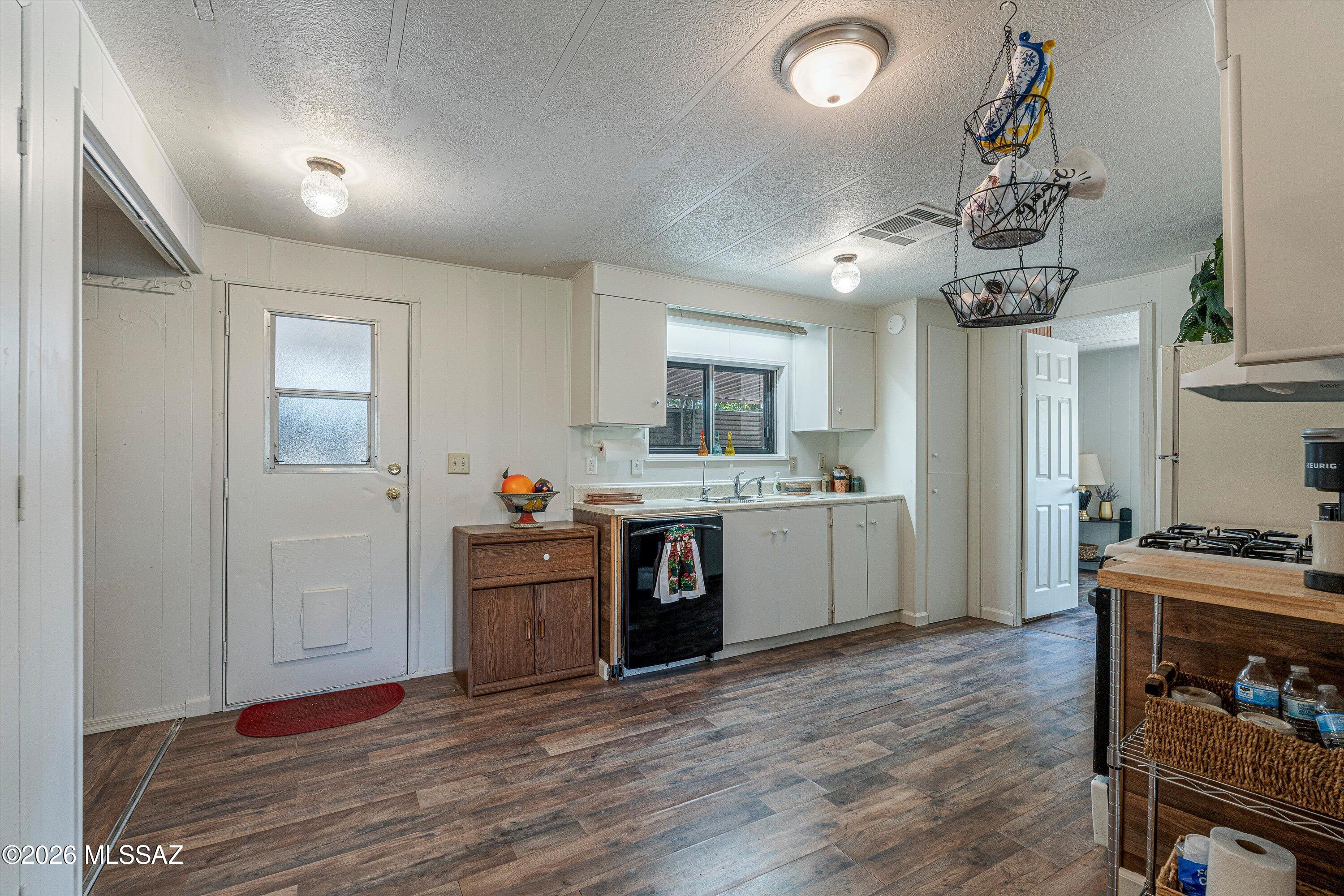 Mescal Lakes - Residential