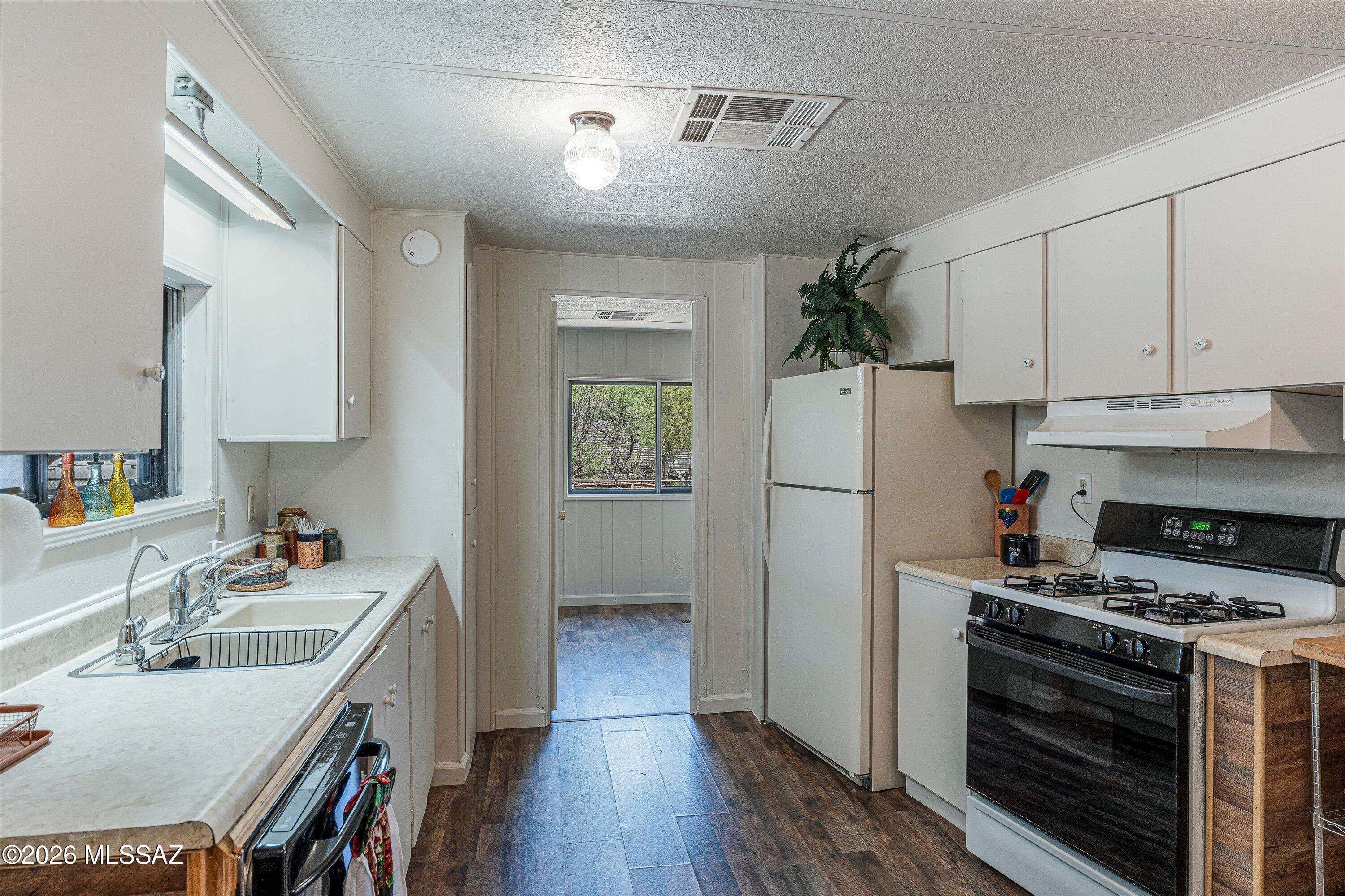 Mescal Lakes - Residential