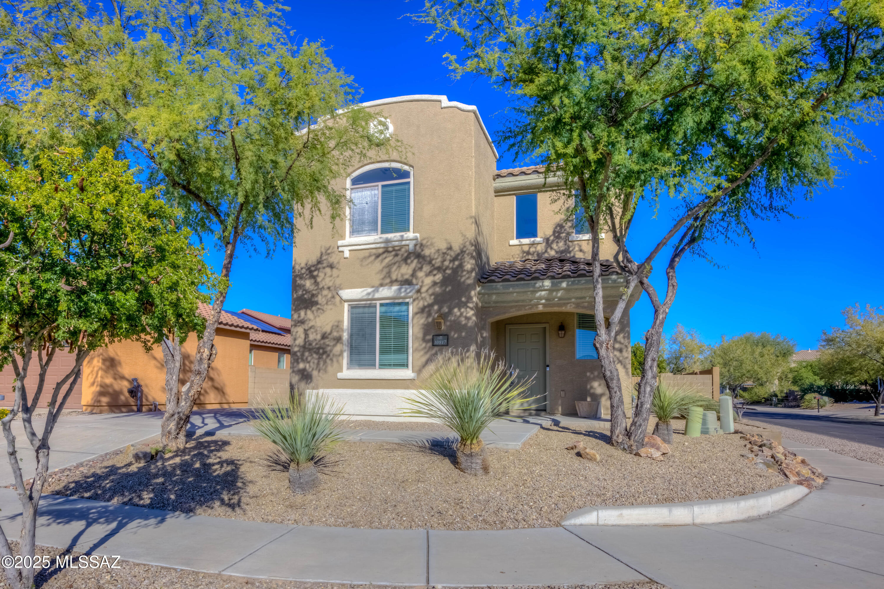 Beautiful home in Sierra Morado on Corner Lot. 4 Bedrooms 3 bath with one room downstairs! New Carpet, New Dual Pane 
Windows , Vaulted Ceiling at the Entrance, Cherry Wood Cabinets in Kitchen, Stainless Steel Appliances with Open Floor Plan. This Wonderful Community offers Pool, Clubhouse, Playground, BBQ area, Dog Park and Walking Trails. Located in the Vail School District!