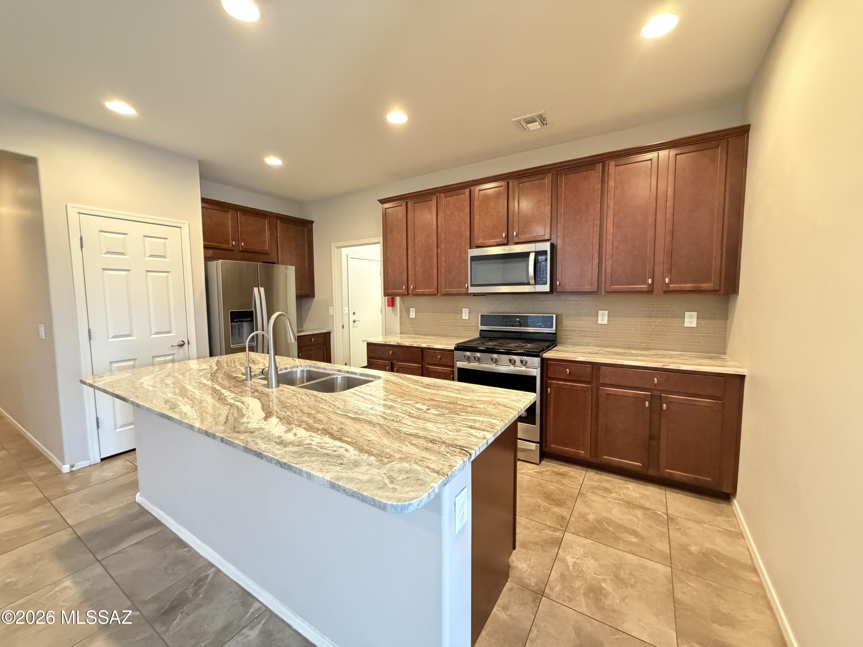 Gladden Farms BLK 13-15 - Residential Lease