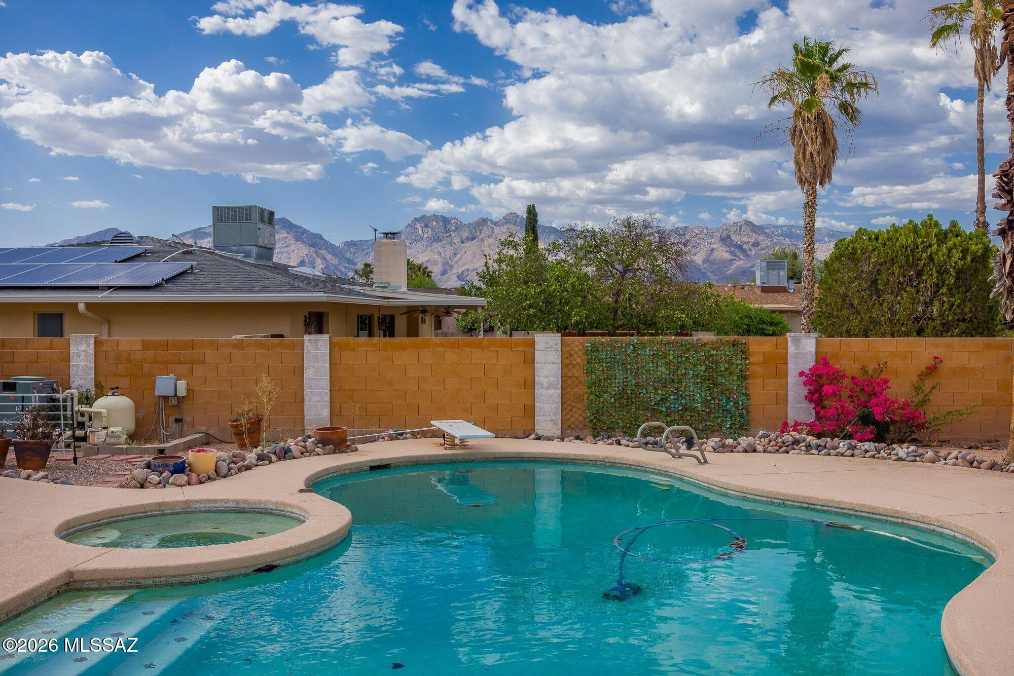 Vista Del Rio (218-290) - Residential Lease