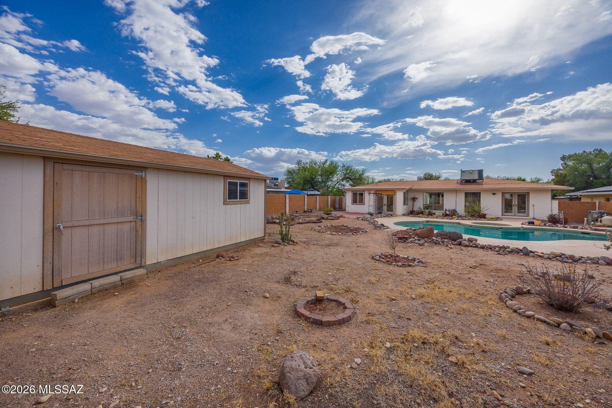 Vista Del Rio (218-290) - Residential Lease