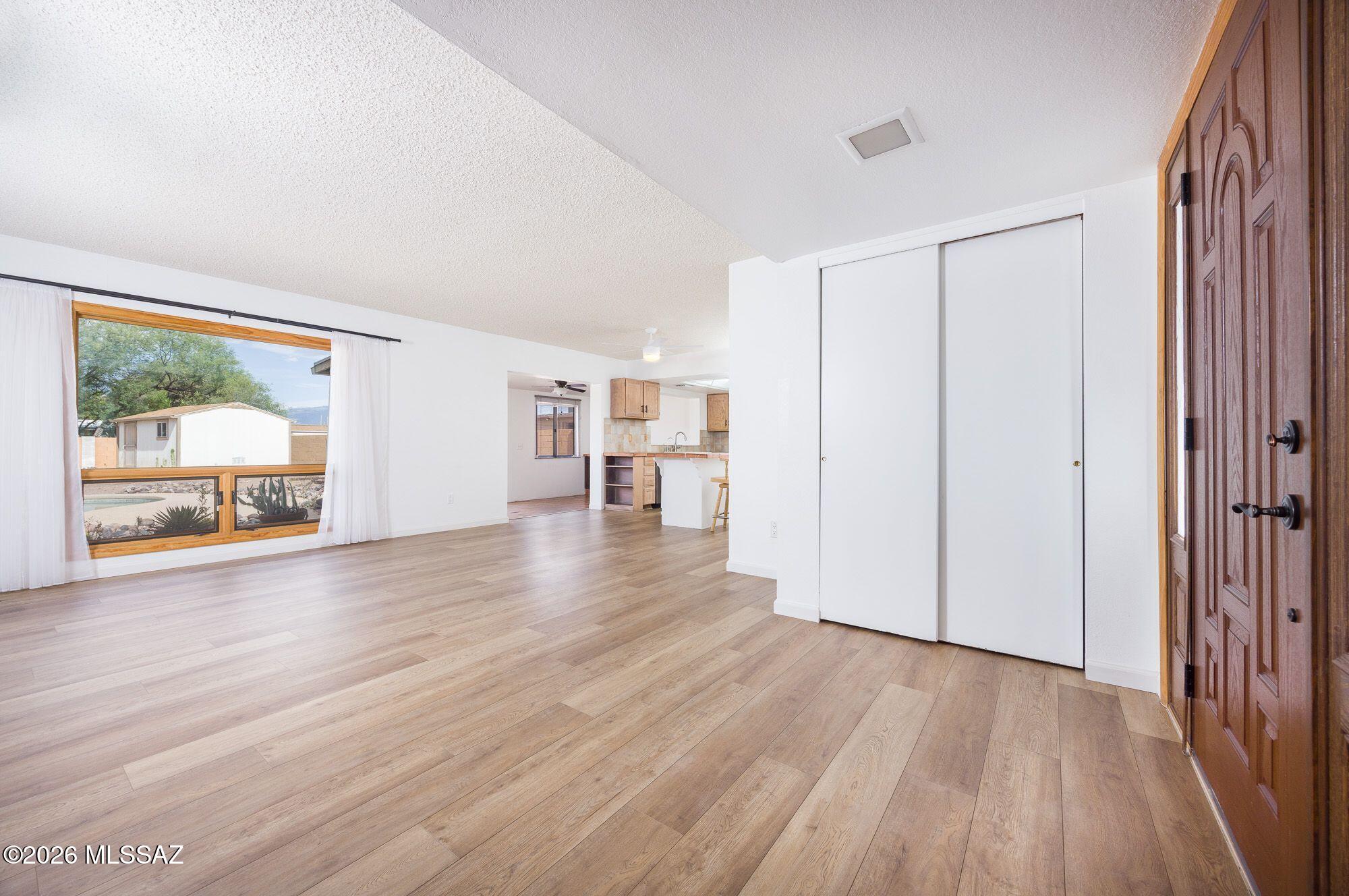 Vista Del Rio (218-290) - Residential Lease