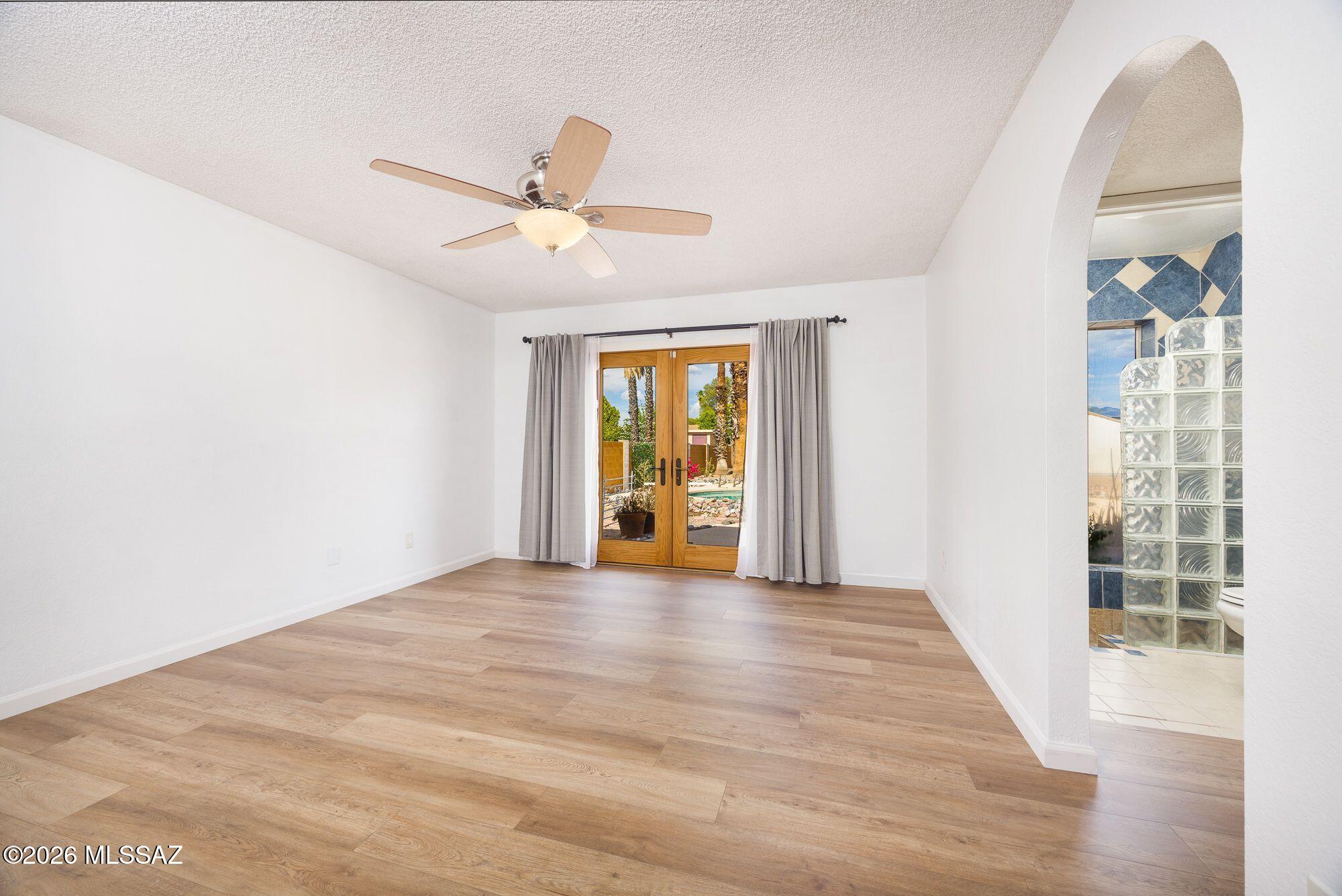 Vista Del Rio (218-290) - Residential Lease