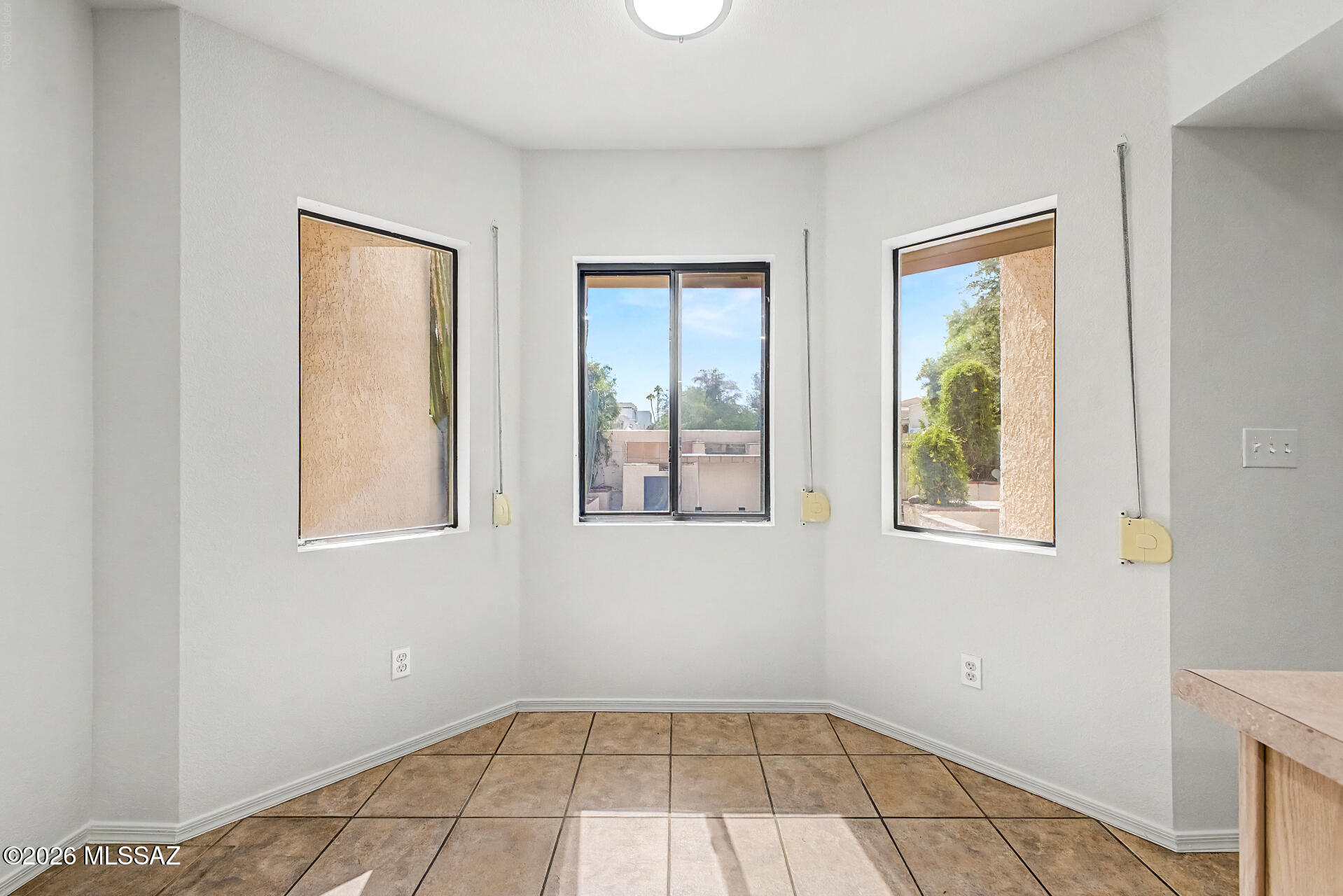 Le Mirador Twnhms (1-50) - Residential