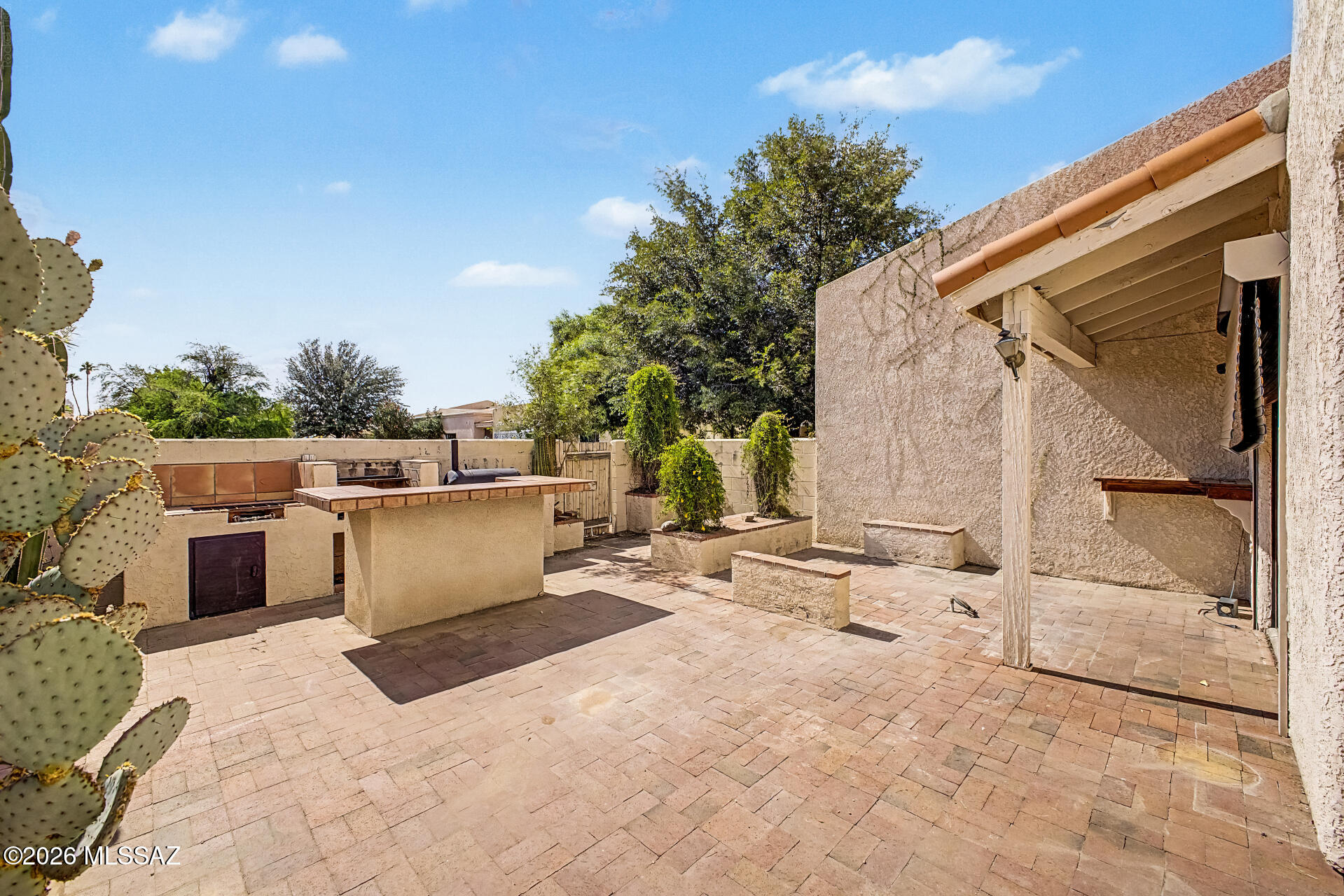 Le Mirador Twnhms (1-50) - Residential