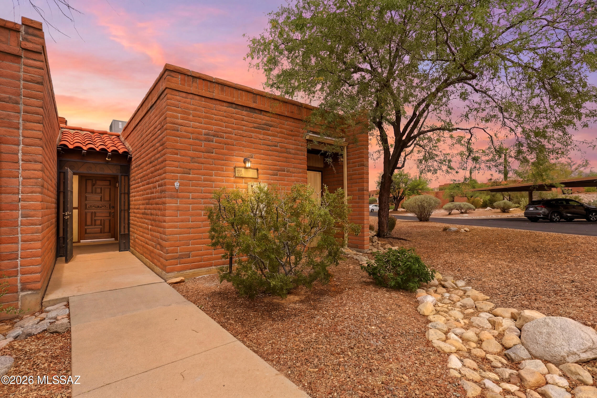 Welcome to easy, elevated living in one of Tucson's premier active adult communities! This beautifully updated 2-bedroom, 2-bath home offers the privacy and space you've been looking for, situated on a desirable corner lot with breathtaking views of the Catalina Mountains right from your backyard.
Both bedrooms are generously sized en suites, offering guests or family members their own private retreat -- perfect for visitors or simply enjoying extra space to spread out.
Step inside to find a fresh, move-in-ready interior: popcorn ceilings have been removed for a clean, modern look, and the entire home has been freshly painted throughout. Plush new carpet adds warmth and comfort, while an upgraded sliding glass door brings in natural light and frames those gorgeous mountain views. All appliances are included, making your move effortless.
Enjoy the resort-style amenities this vibrant 55+ community has to offer -- clubhouses, tennis, pickleball and pools -- all while coming home to your own private, view-filled sanctuary on a quiet corner lot.
This is Southern Arizona living at its finest. Don't miss your chance to make this move-in-ready gem your own!