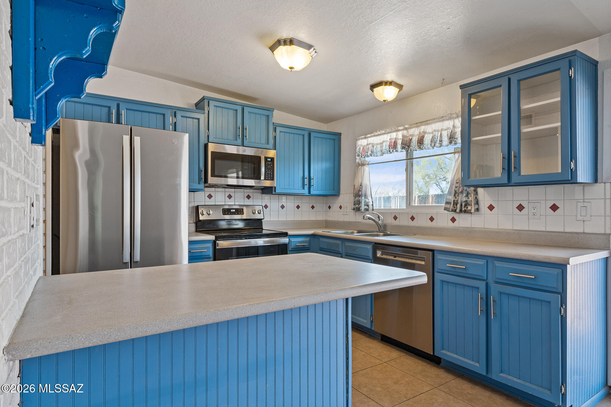 Casas Adobes Estates (619-649) - Residential