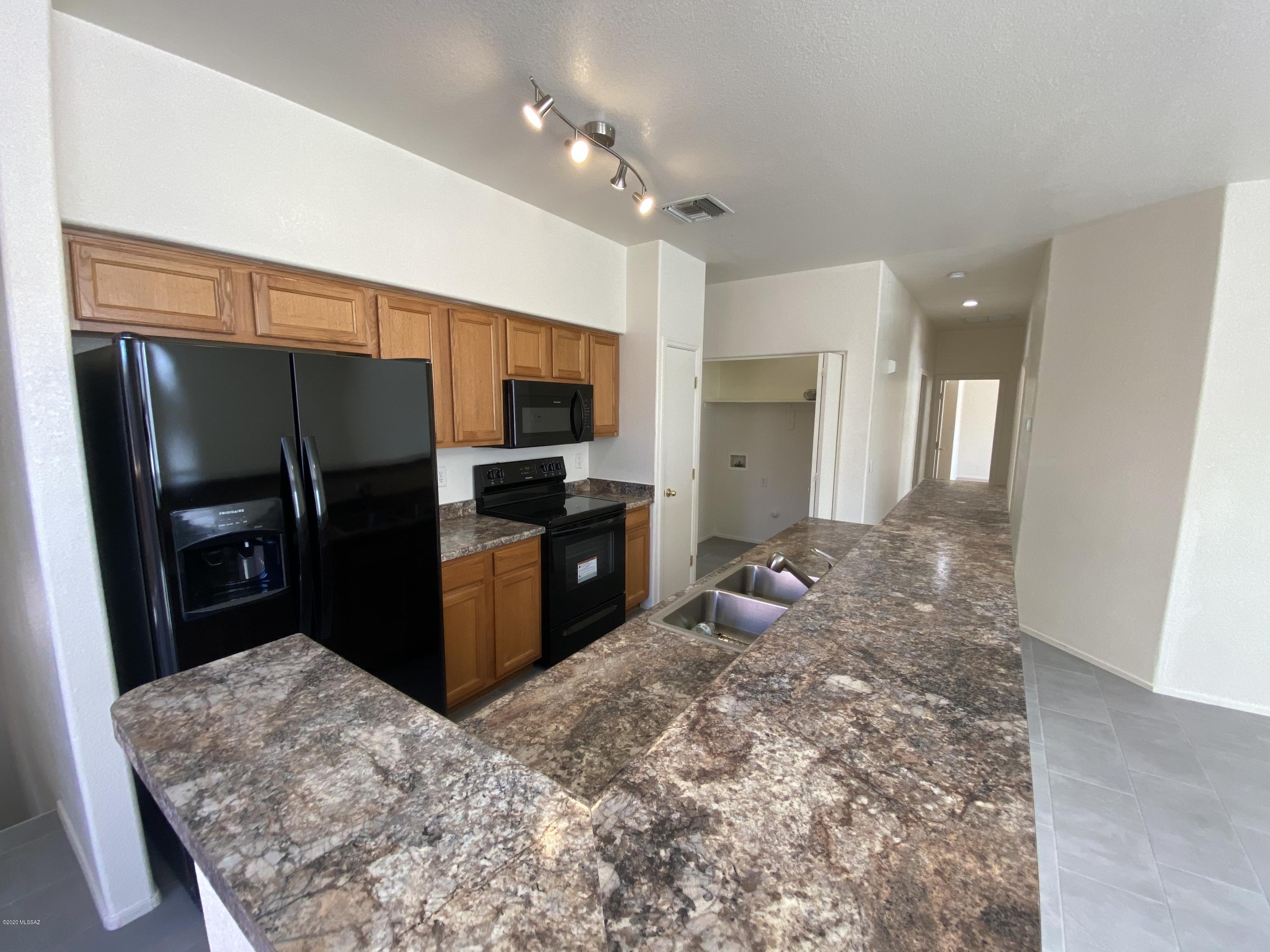 Mountain View Condos. (1-76) - Residential Lease