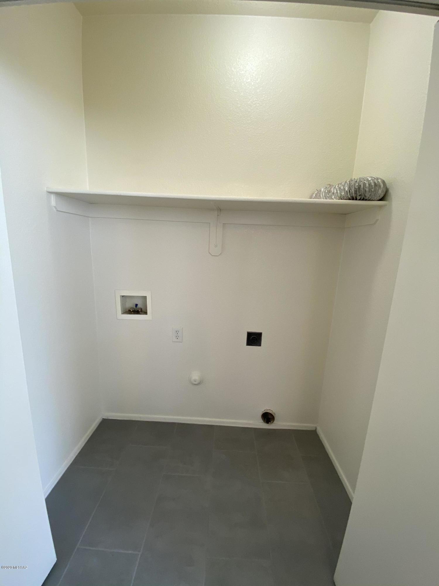 Mountain View Condos. (1-76) - Residential Lease