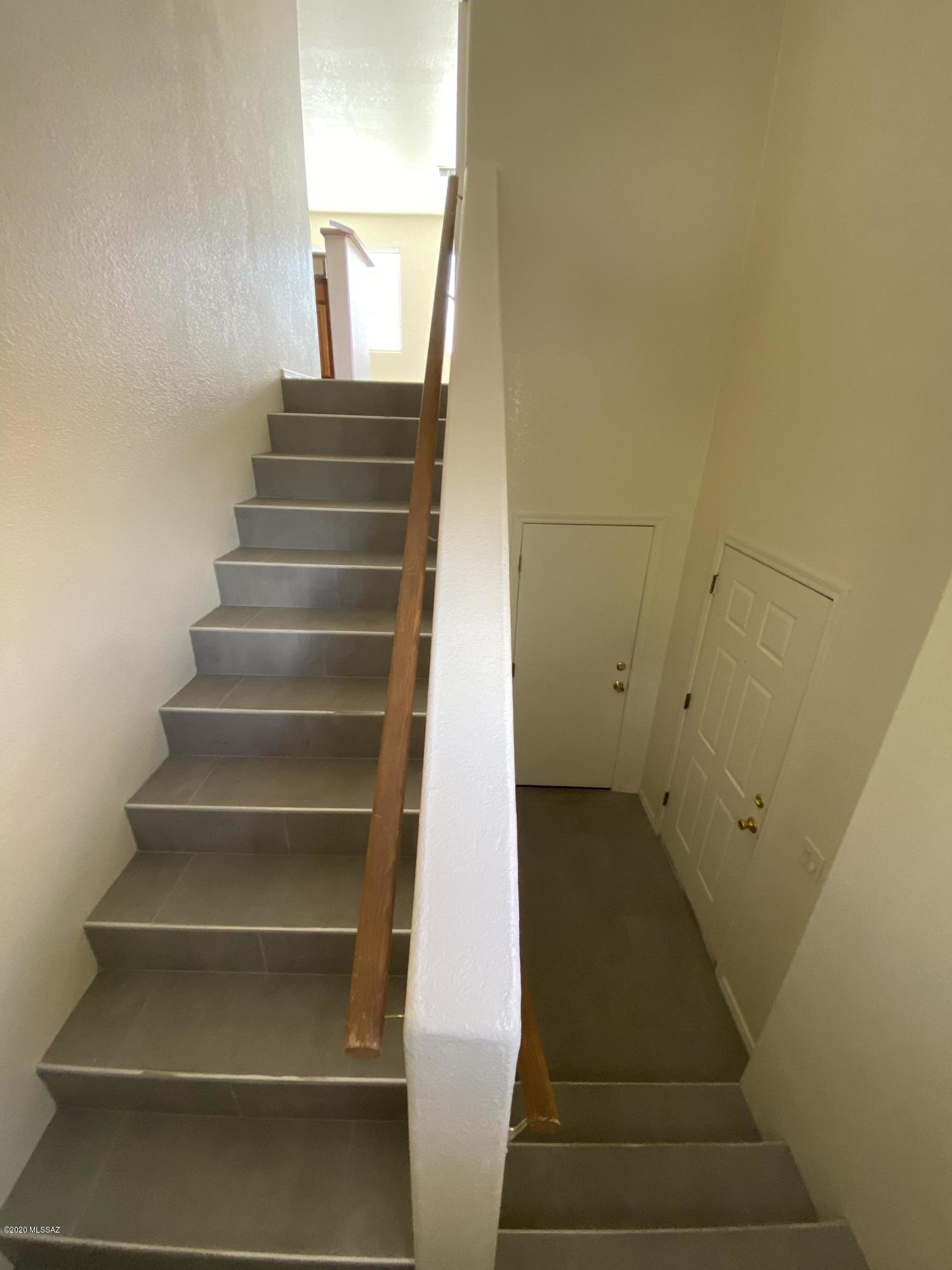 Mountain View Condos. (1-76) - Residential Lease