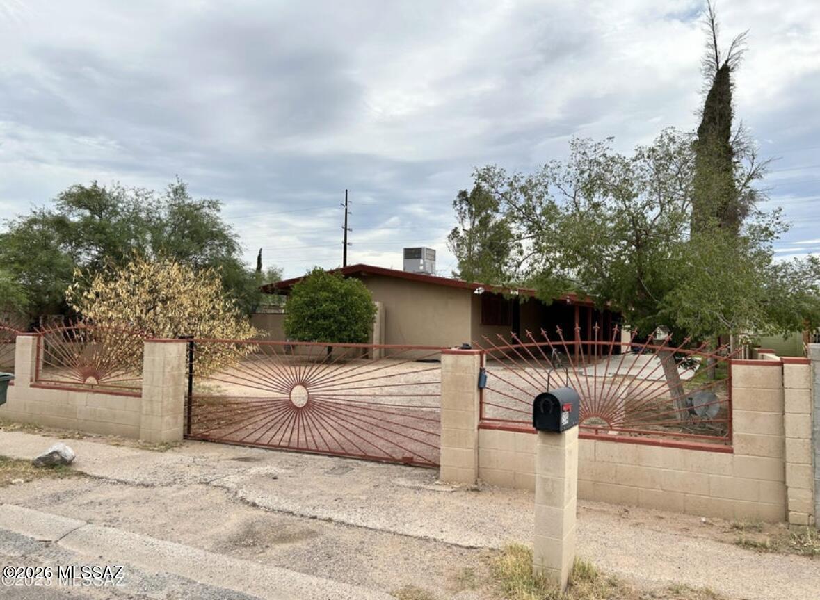 Pueblo Gardens - Residential