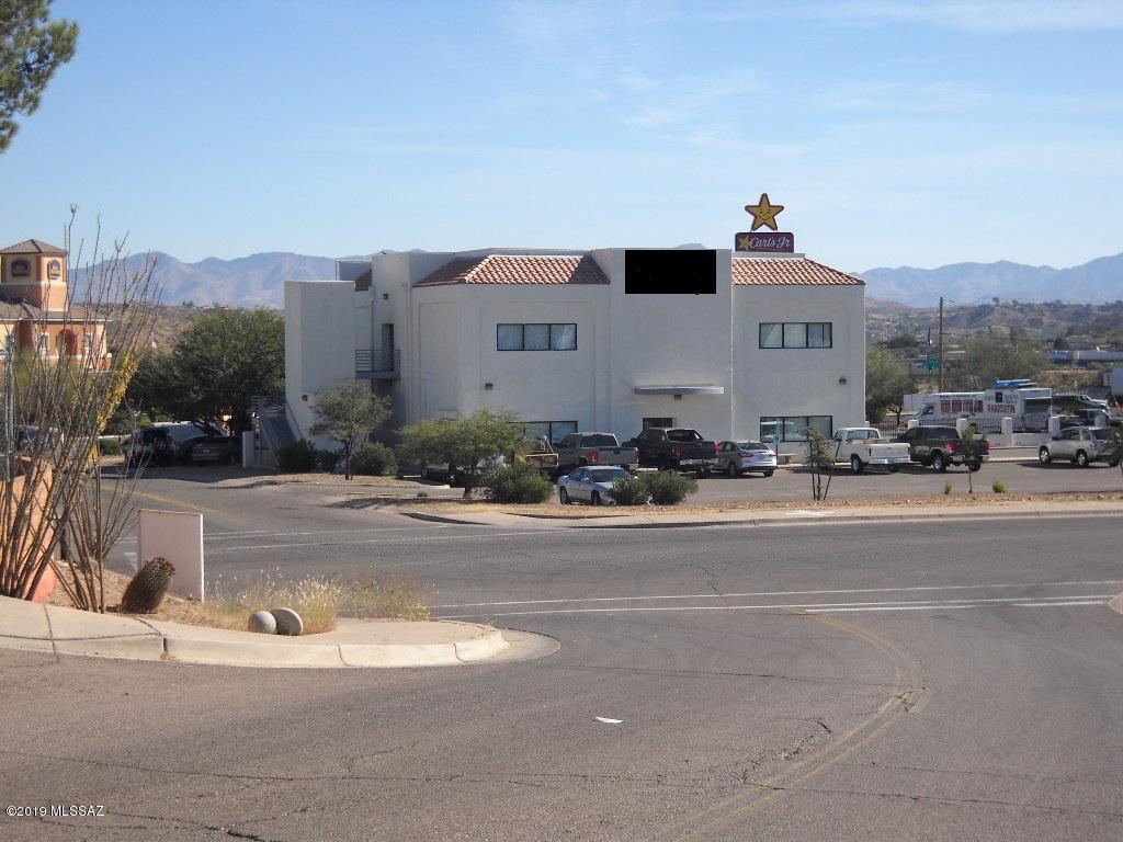 Wonderful ready to move in Office Space in a a great location. Easy access to I-19 and great visibility exposure. Plenty of private parking and an ele7ator.  Space available from approx 700 sq ft to 3,200 sq ft .