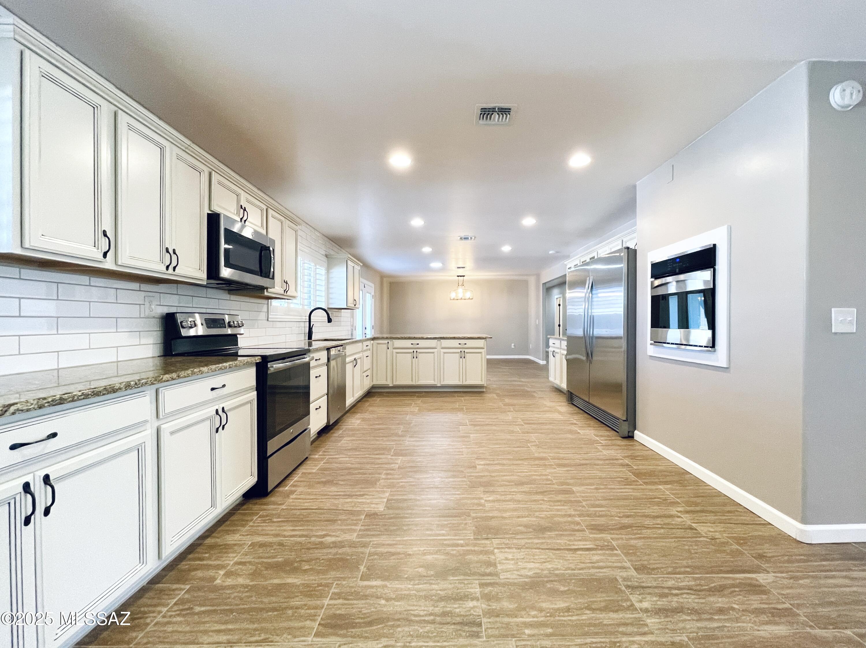 La Cebadilla Estates (1-161) - Residential Lease