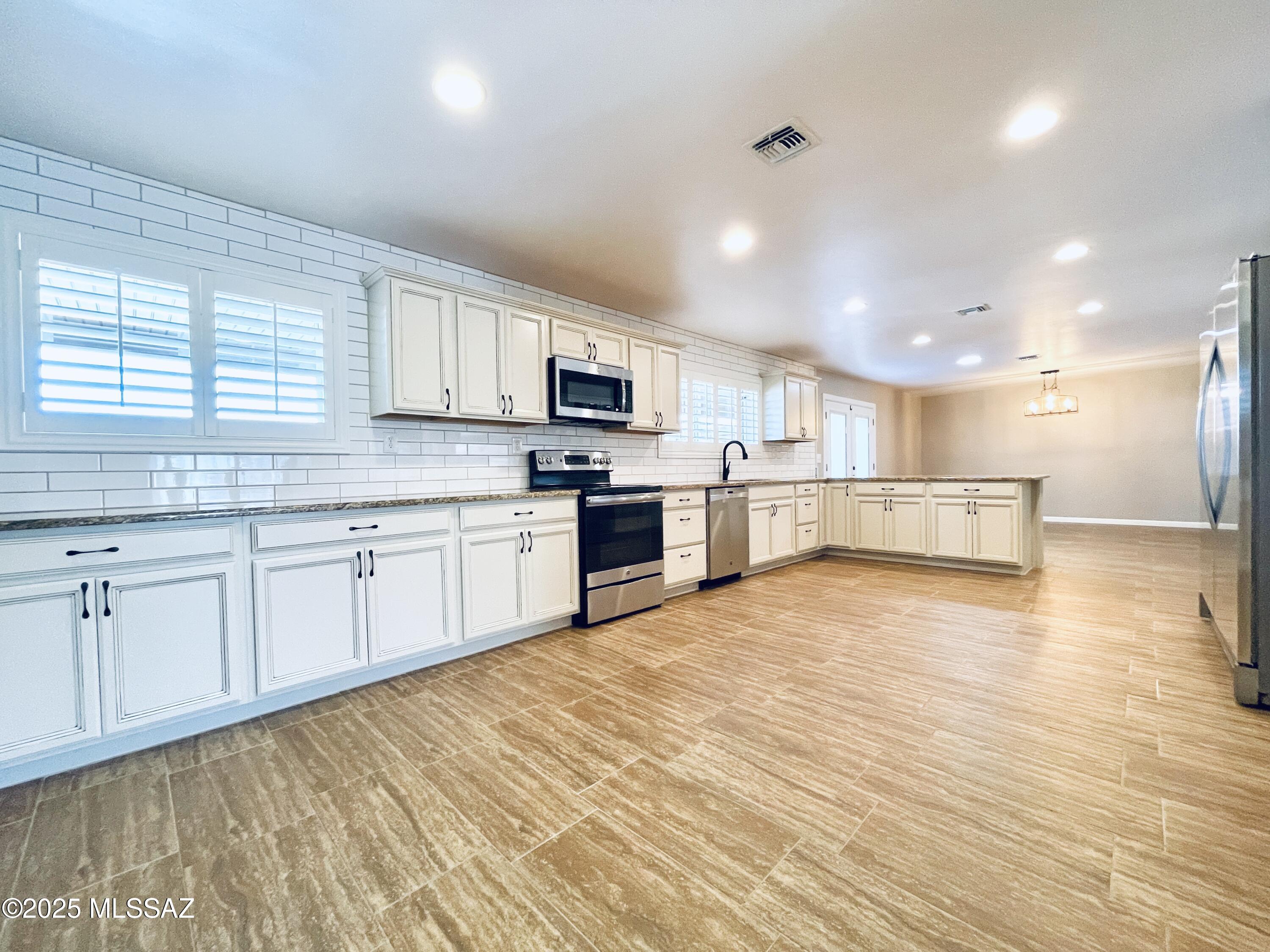 La Cebadilla Estates (1-161) - Residential Lease