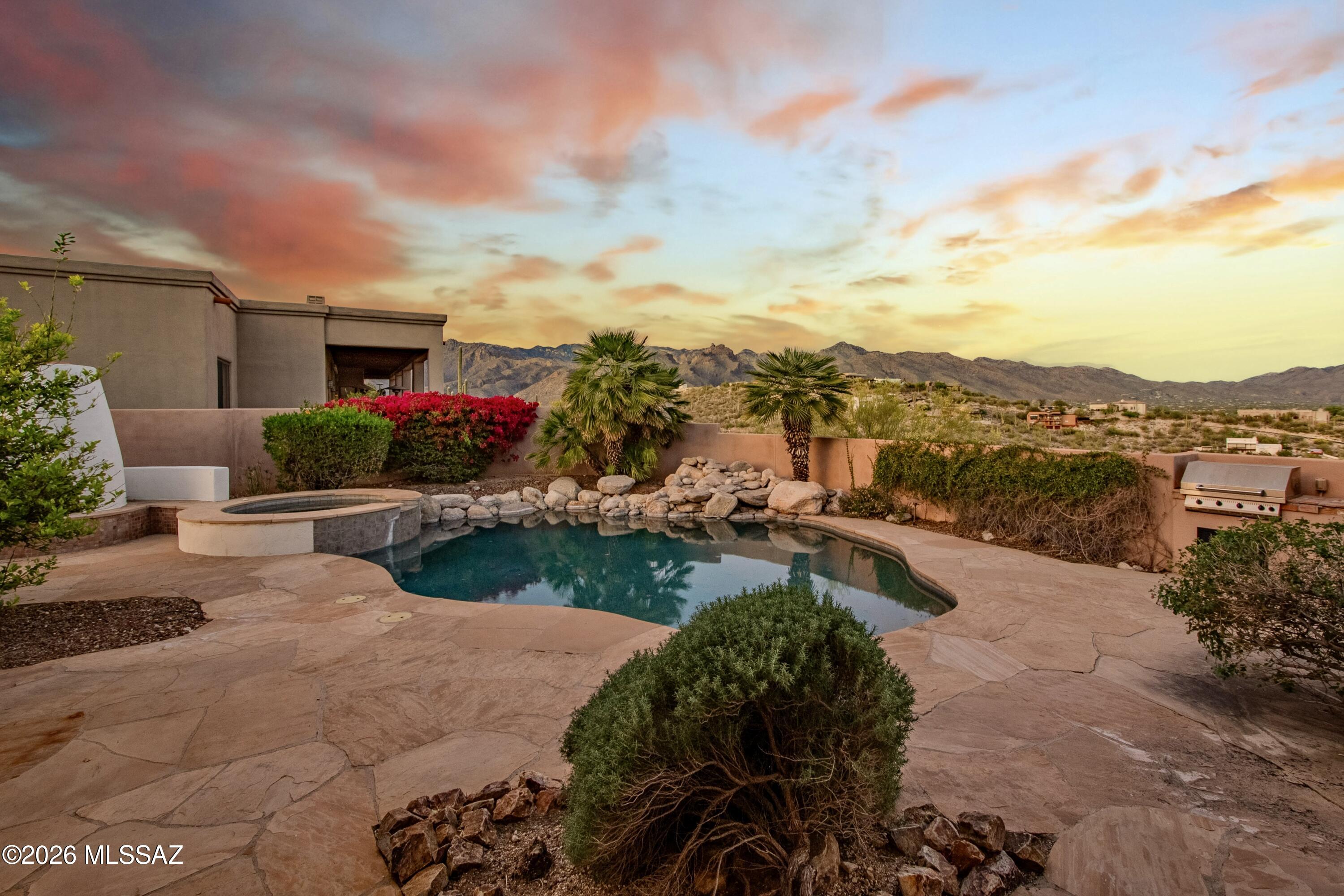 Sabino Mountain (1-290) - Residential