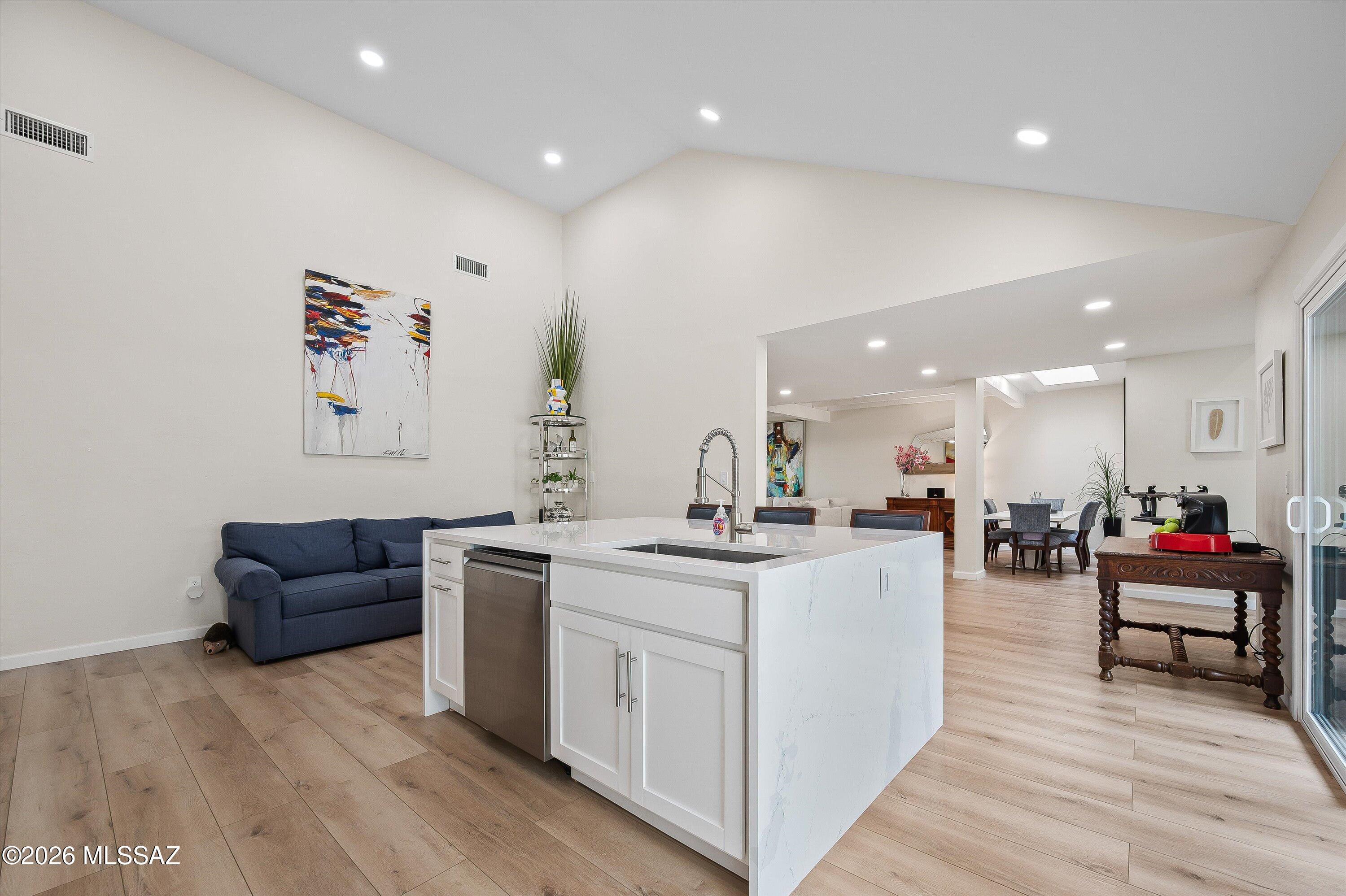 Haciendas Catalina Del Rey (1-174) - Residential Lease