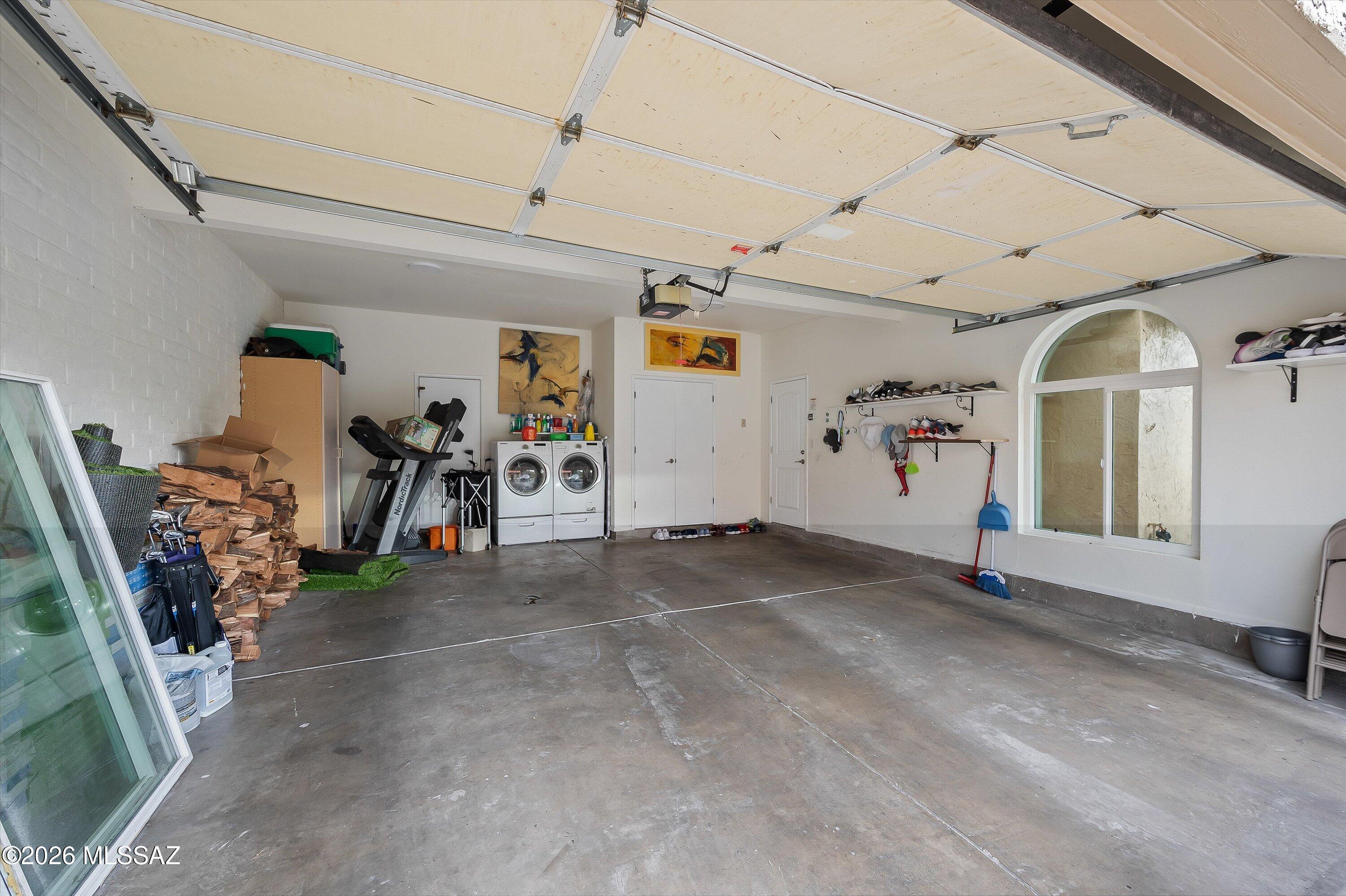 Haciendas Catalina Del Rey (1-174) - Residential Lease