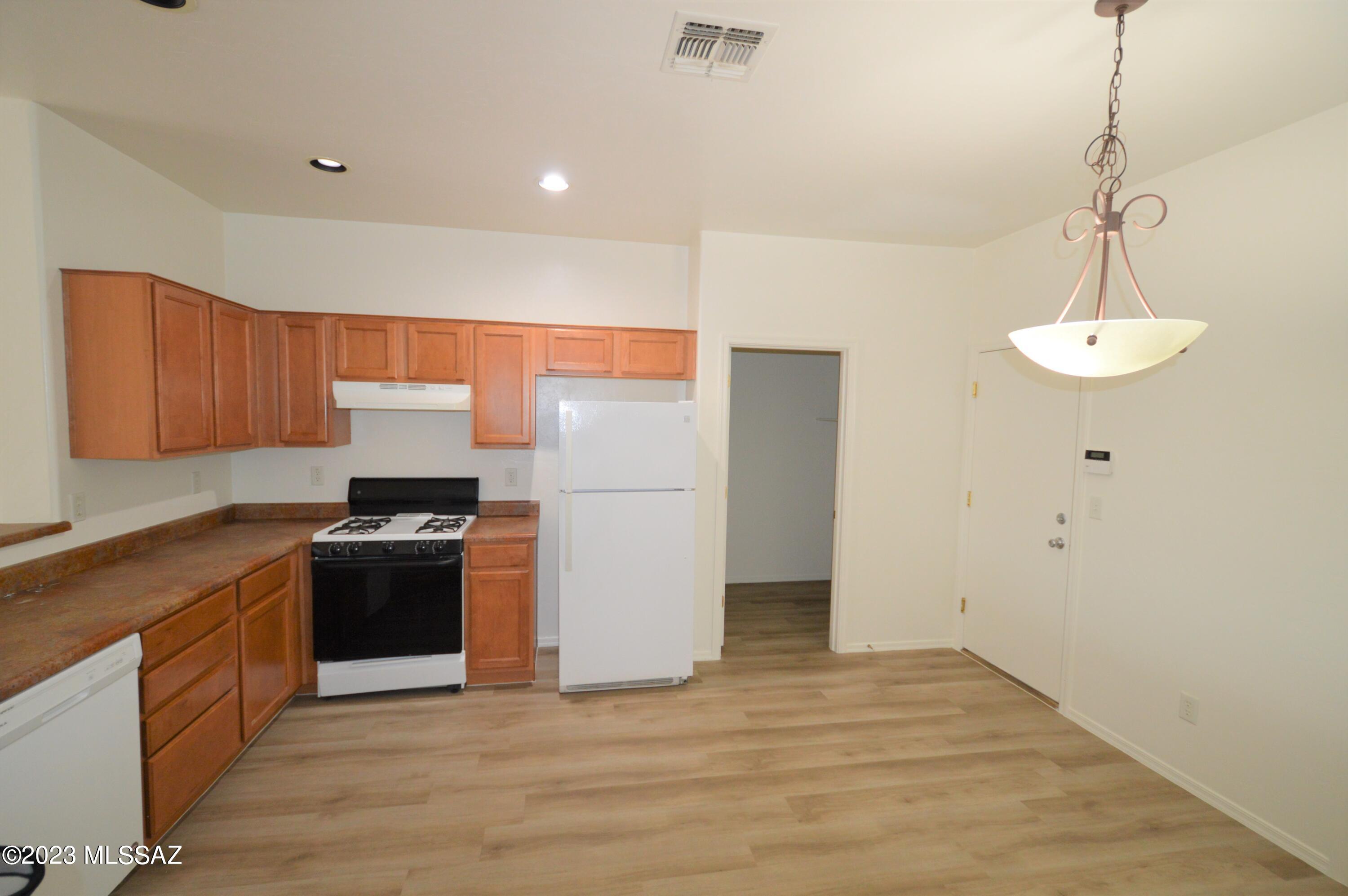 La Joya Verde (1-75) - Residential Lease