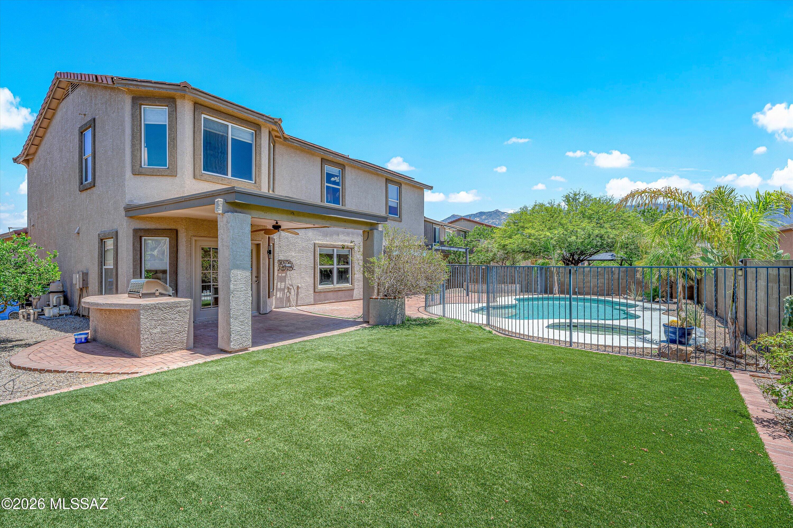 Black Horse (1-411) - Residential