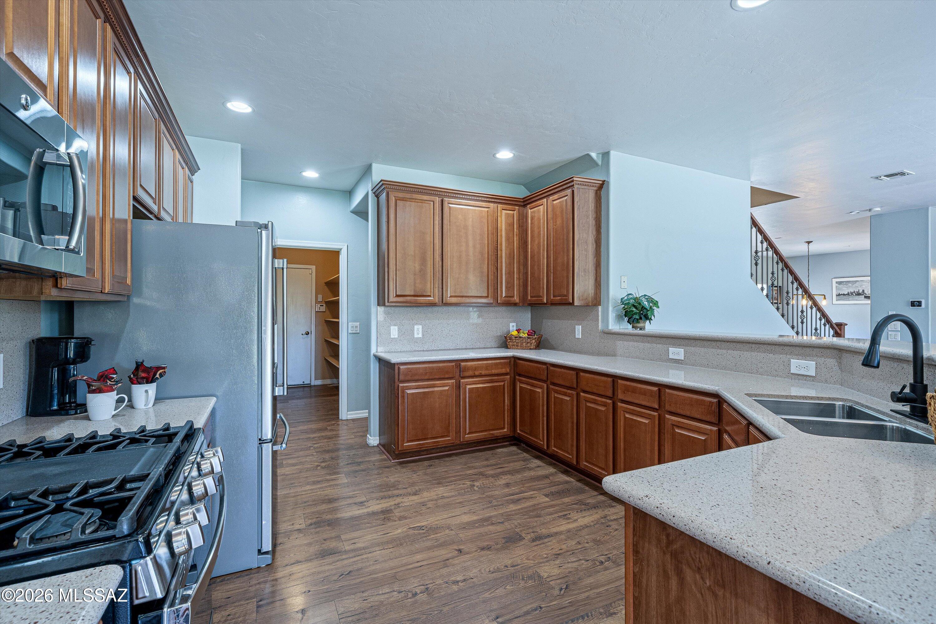 Black Horse (1-411) - Residential