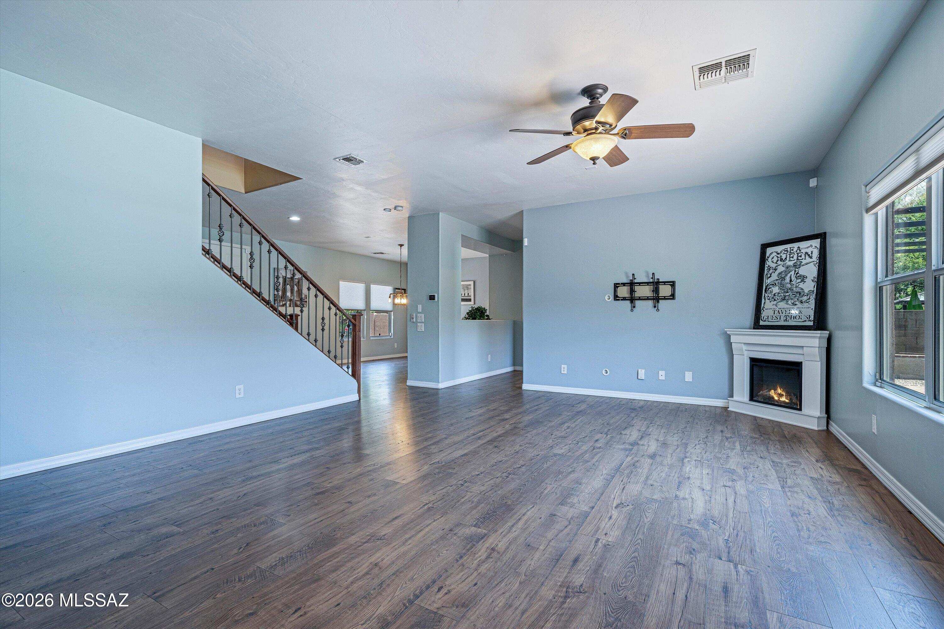 Black Horse (1-411) - Residential