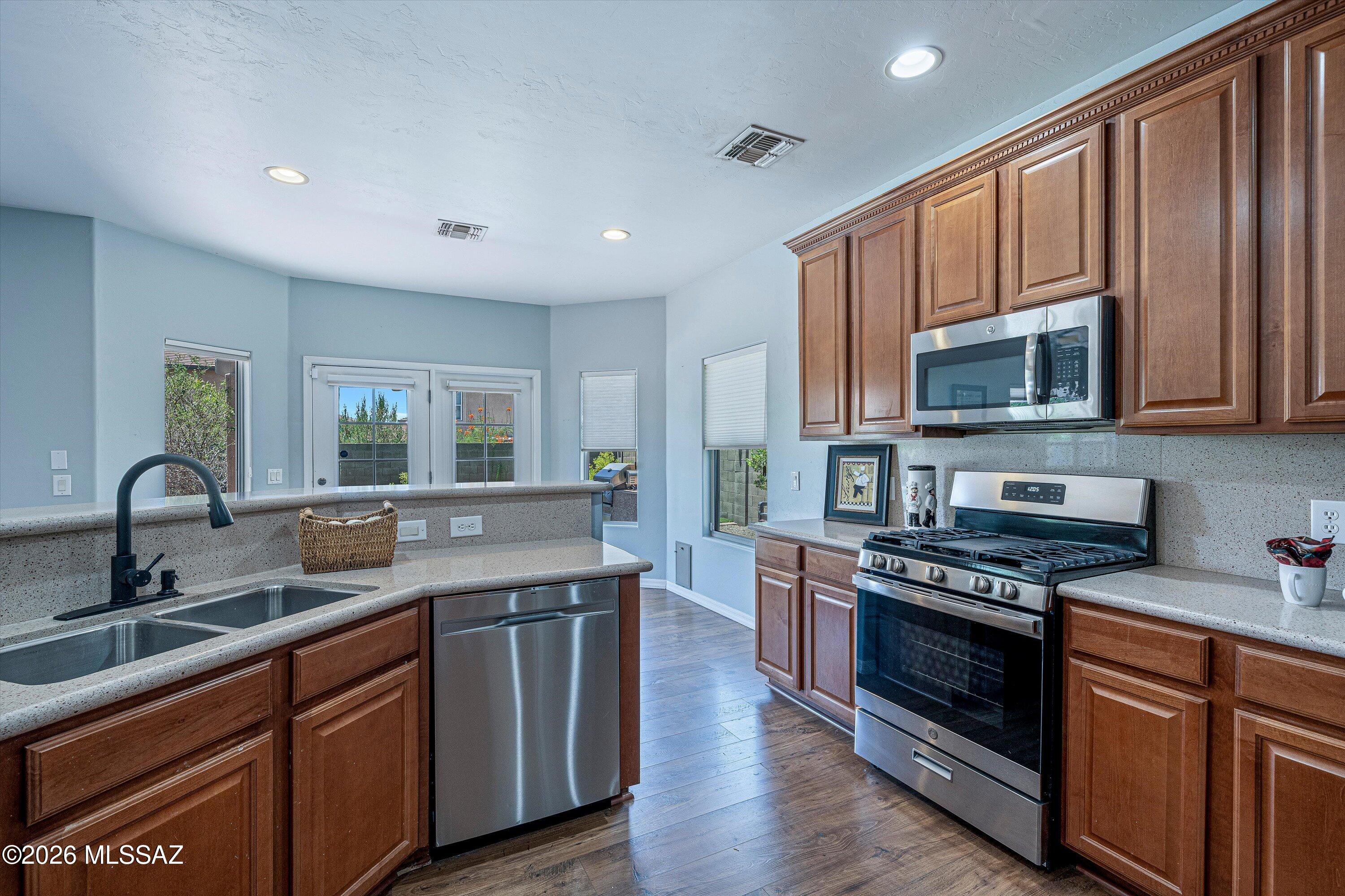 Black Horse (1-411) - Residential