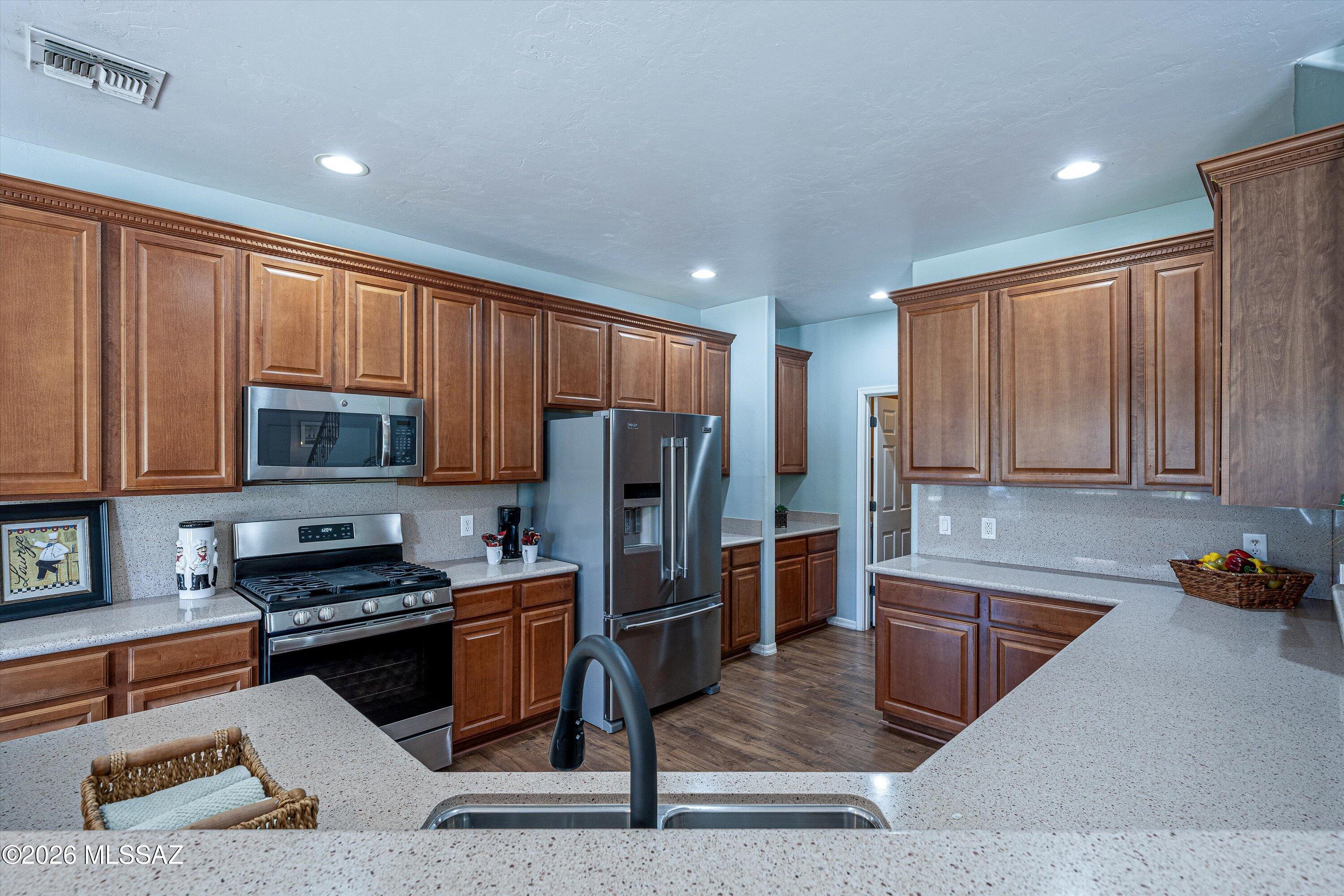 Black Horse (1-411) - Residential