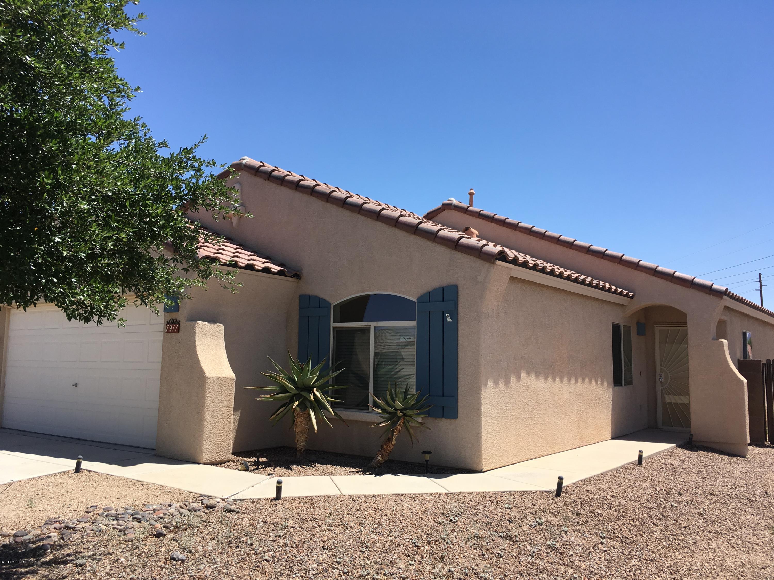 Awesome 3 bedroom, 2 bath home on cul-de-sac in great neighborhood. Nice paint and carpet, newer appliances.  Ceiling fans  Close to shopping, easy access to I-10.