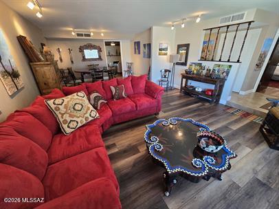 Hidden Hills (104-200) - Residential Lease