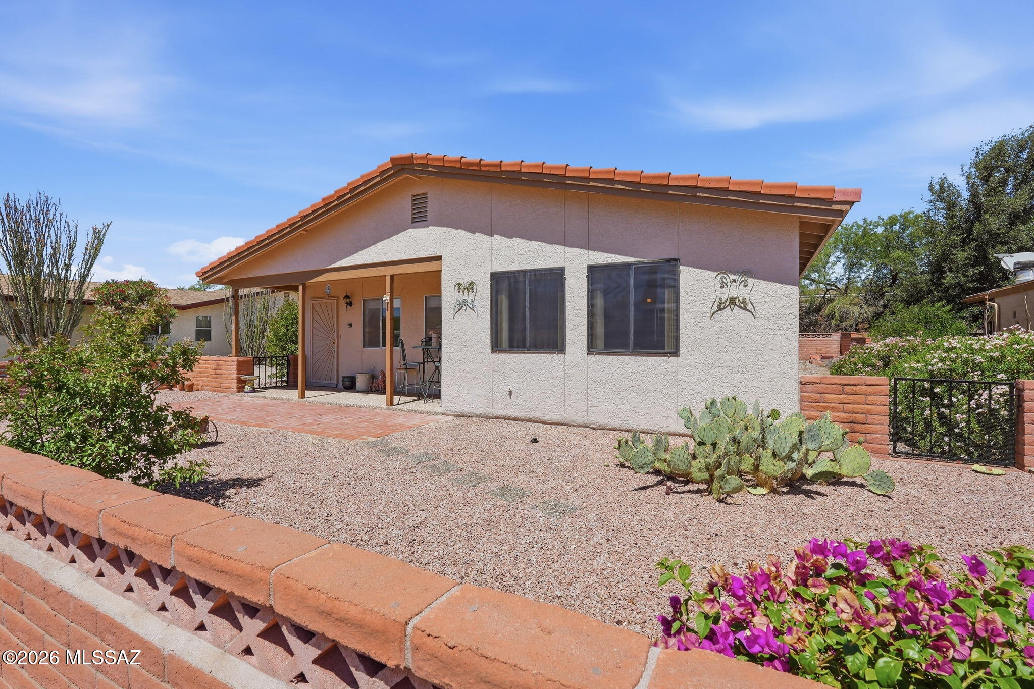 Welcome to 2048 S San Vincent Drive . . . 1434 square feet of living space; 2 bedroom, 2 bath, living and dining rooms, gally kitchen, large walk-in pantry, laundry closet and bonus room.
Freshly painted exterior. A fantastic 55+ adult living community . . . wide streets . . . sidewalks for morning walks or just relax and enjoy this 1434 sq ft home.  Fantastic weather, stunning sunsets and artful desert landscapes . . . a wonderful place to live, work or play. Plenty of space to entertain family and friends. Lrt's say ''Happy Ours''!
