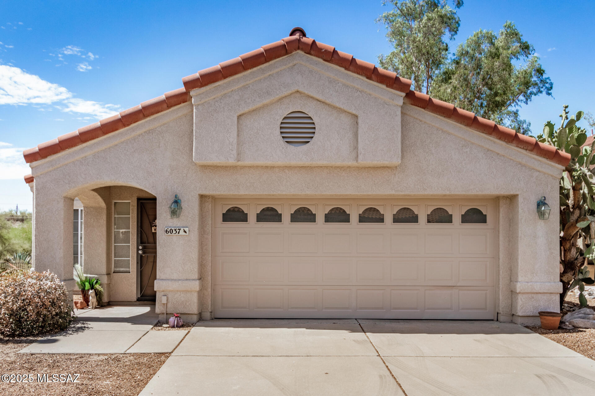 Move-in ready! This charming single-story home in the desirable Pima Hollow community offers 3 bedrooms, 2 bathrooms, and a spacious 2-car garage. Enjoy a bright and welcoming floor plan with brand-new interior paint, carpet, and laminate flooring throughout.

The cozy living area features a fireplace, perfect for relaxing evenings. The primary suite includes a private bath and generous closet space, while two additional bedrooms provide flexibility for guests or a home office.
Located in a quiet, well-maintained community with a low HOA that includes access to a community pool. Conveniently close to shopping, dining, and the scenic beauty of Tohono Chul and the Catalina Foothills. Don't miss this turn-key opportunity in the heart of Casas Adobes!