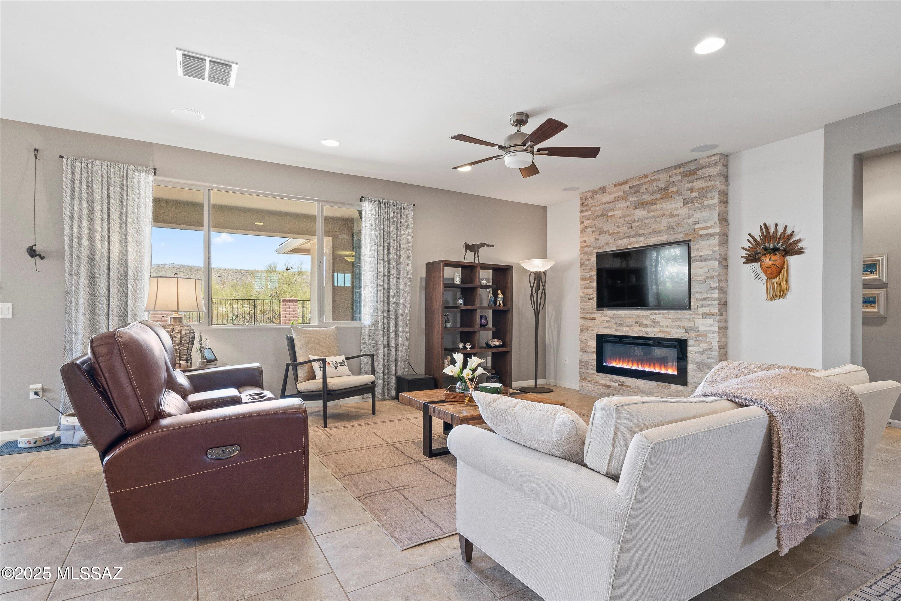 Golden Barrel Place At Dove Mountain SQ20141710079 - Residential