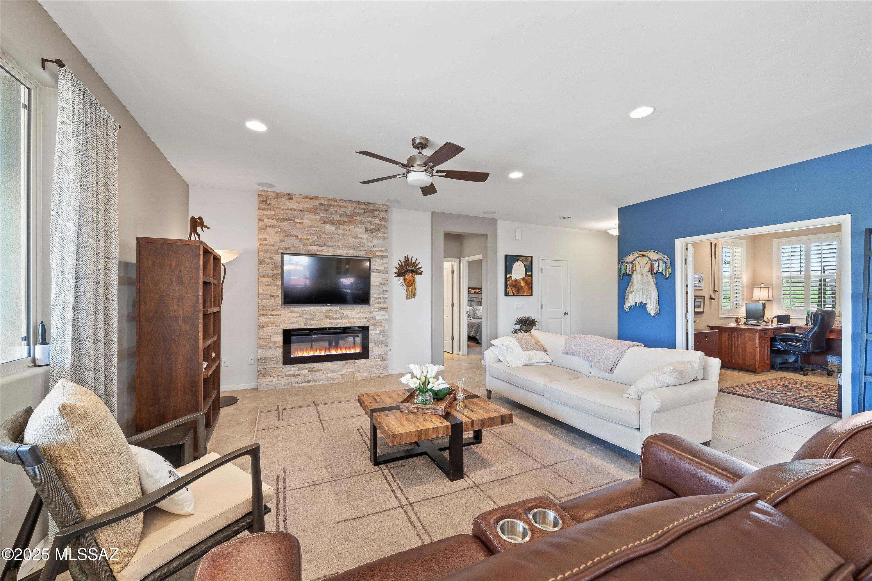 Golden Barrel Place At Dove Mountain SQ20141710079 - Residential