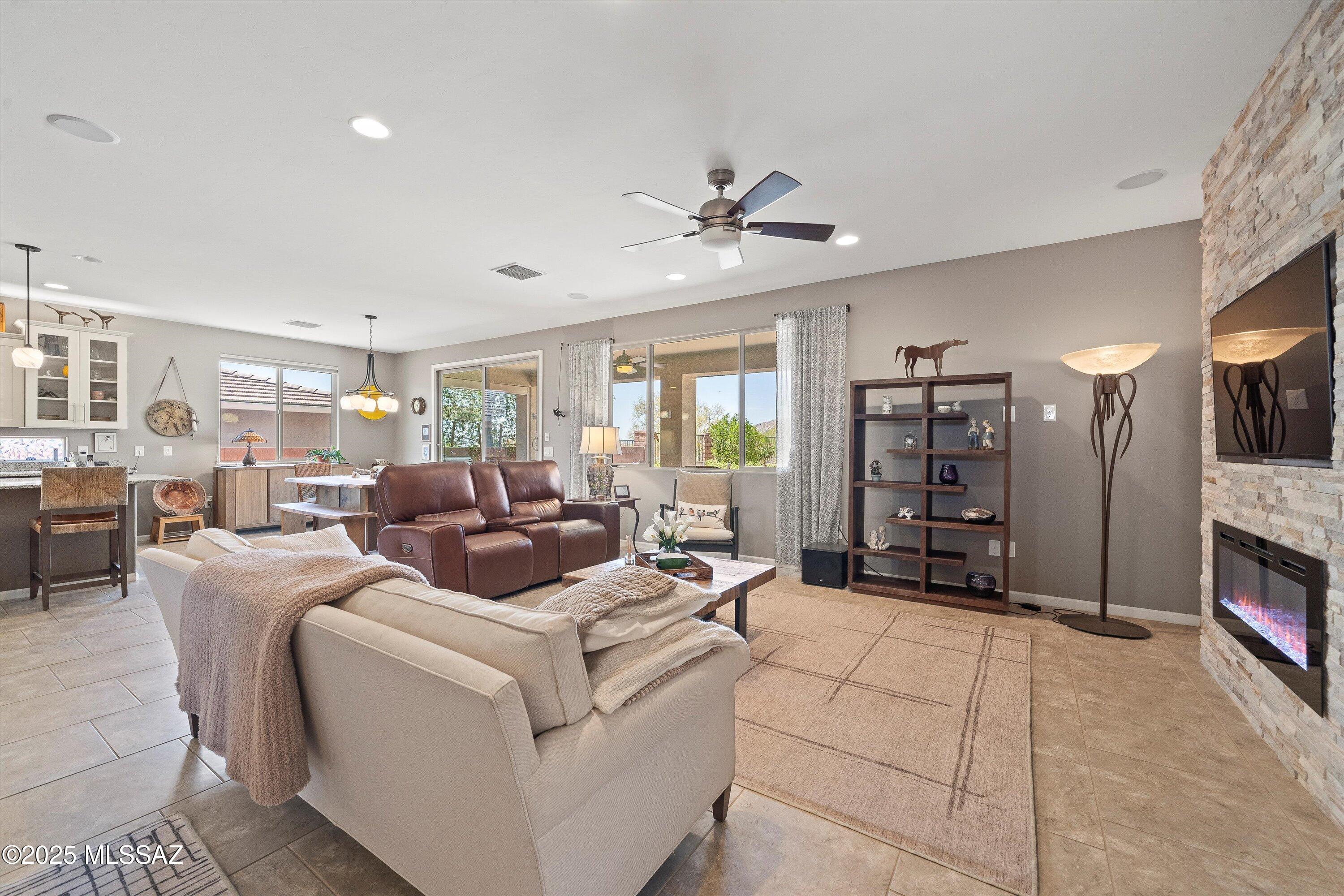 Golden Barrel Place At Dove Mountain SQ20141710079 - Residential