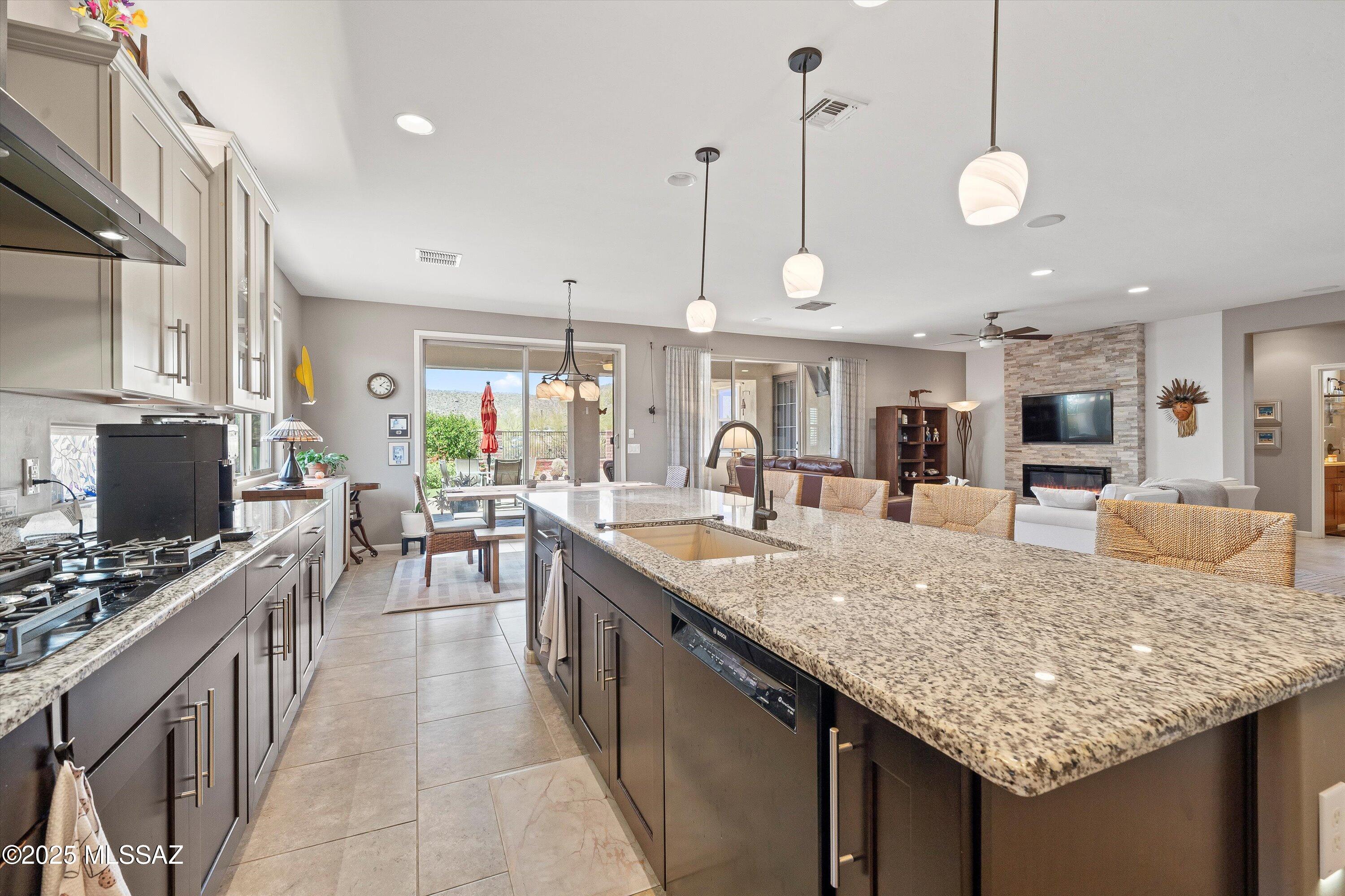 Golden Barrel Place At Dove Mountain SQ20141710079 - Residential