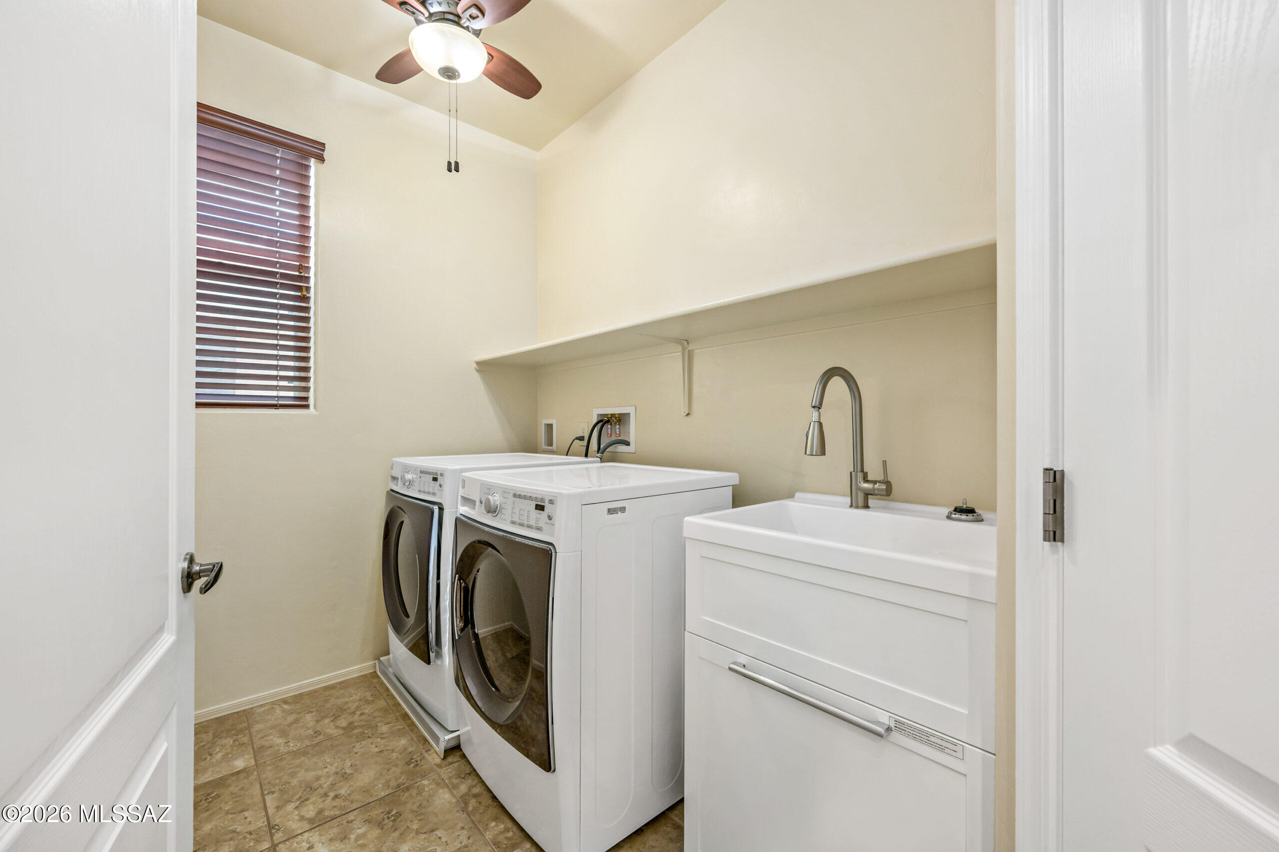 River Walk (1-140) - Residential Lease