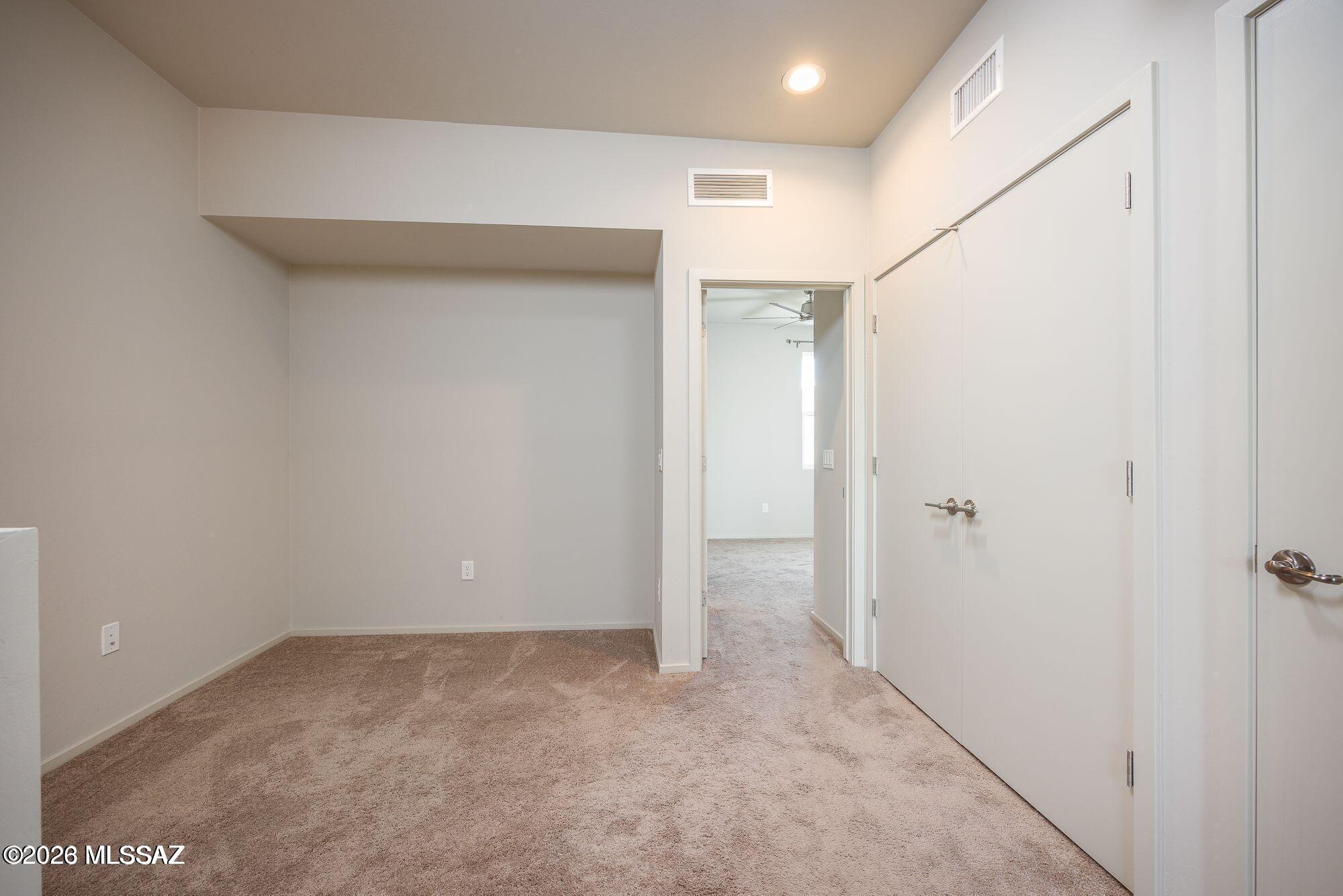 Park Modern SQ20171350679 - Residential Lease
